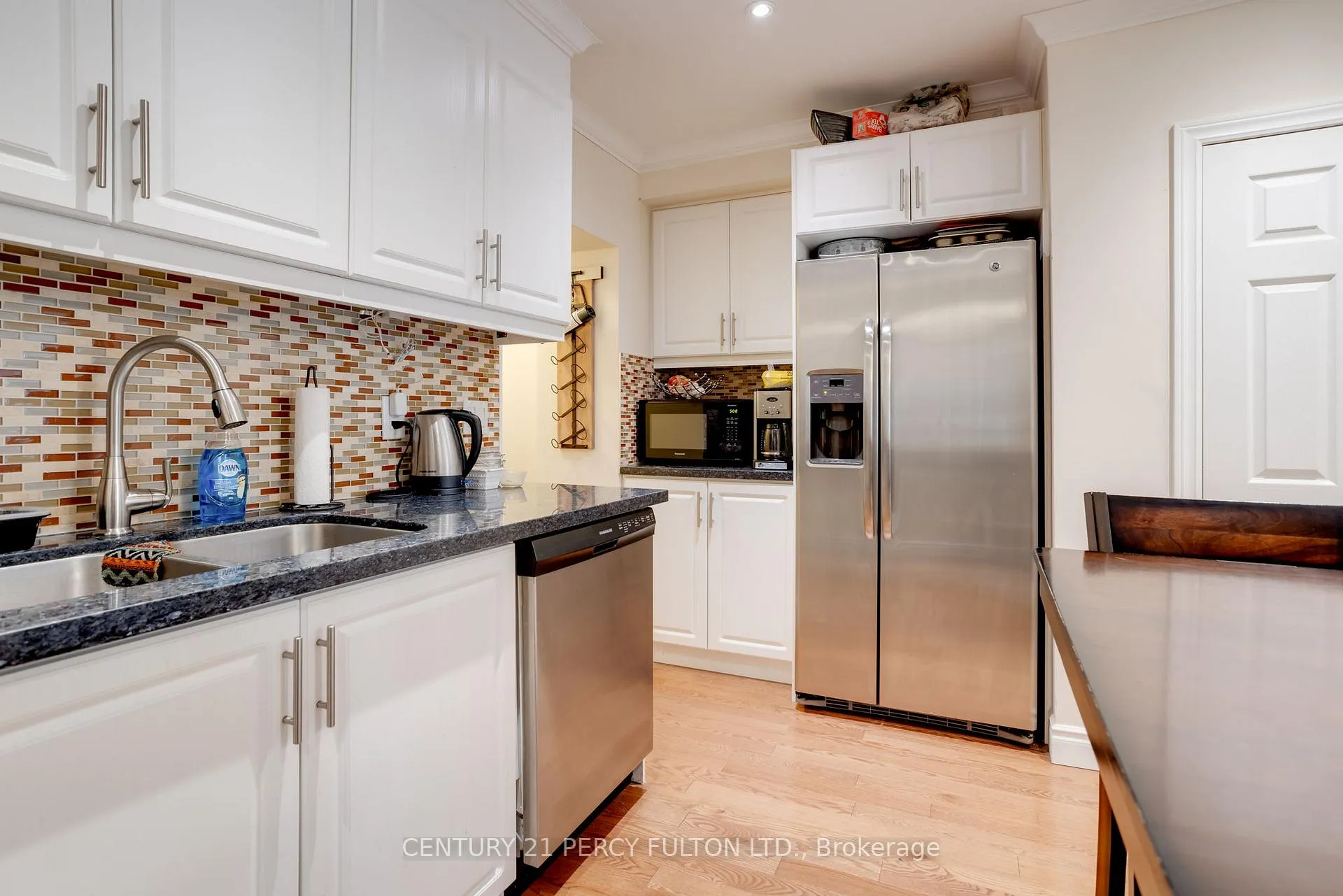Photo 6 of Unit Main, 209 Coxwell Avenue, Toronto, Greenwood-Coxwell — HOMEH