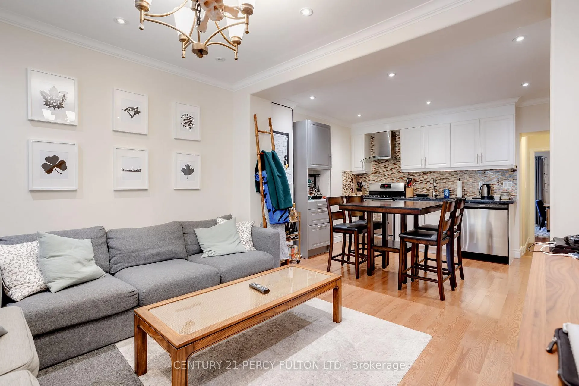 Photo 7 of Unit Main, 209 Coxwell Avenue, Toronto, Greenwood-Coxwell — HOMEH