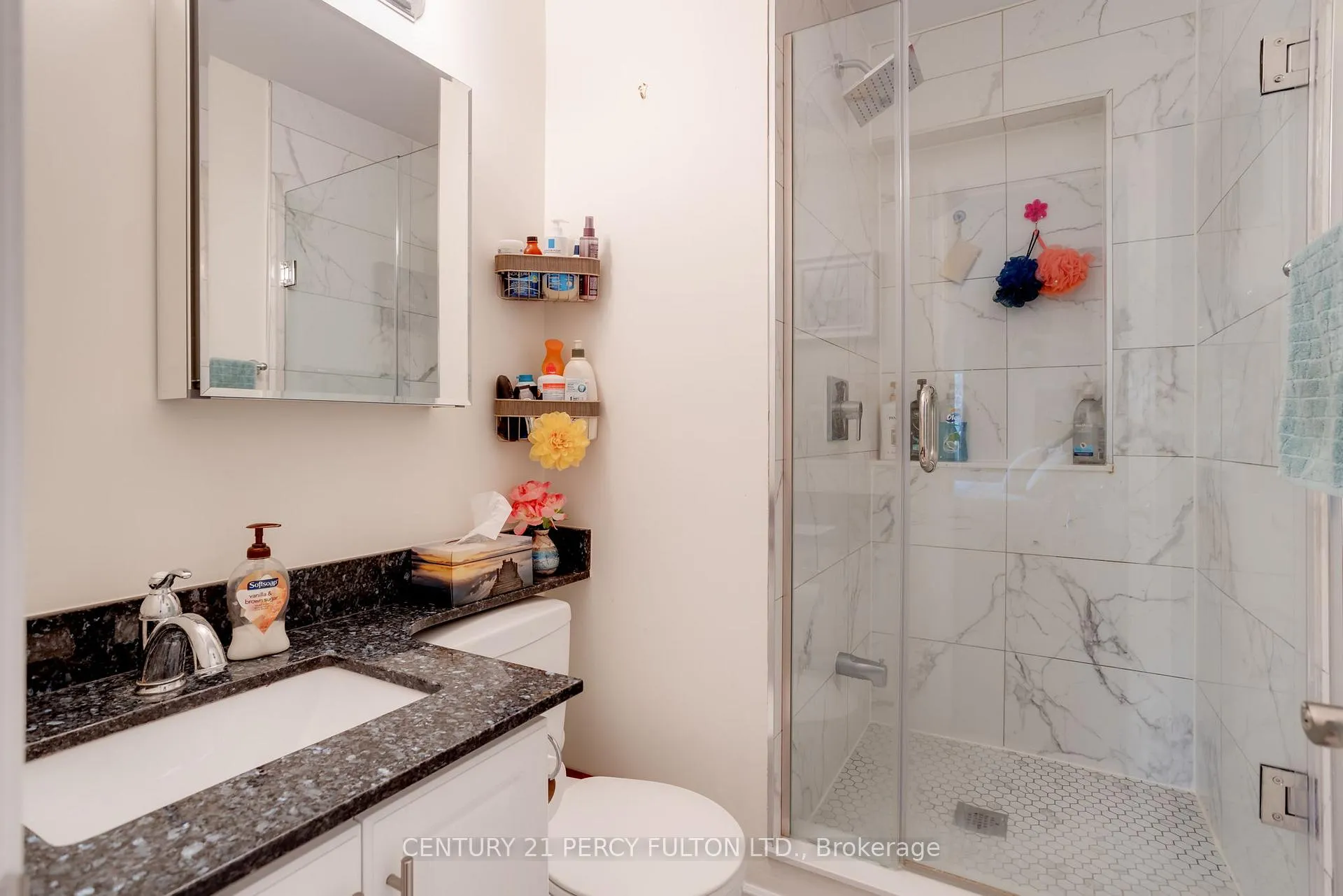 Photo 13 of Unit Main, 209 Coxwell Avenue, Toronto, Greenwood-Coxwell — HOMEH
