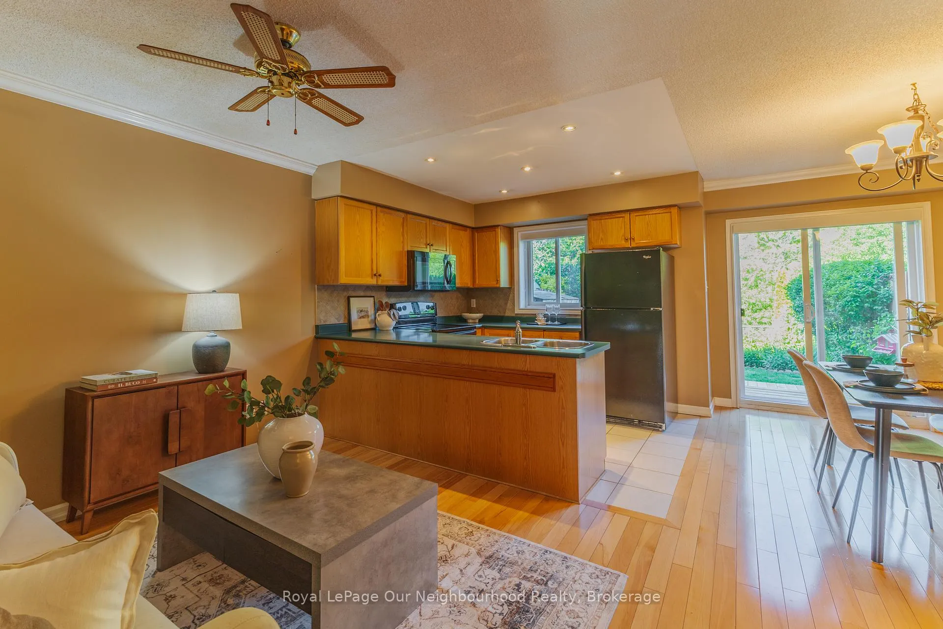 Photo 5 of Unit 23, 811 Wilson Road N, Oshawa, Pinecrest — HOMEH