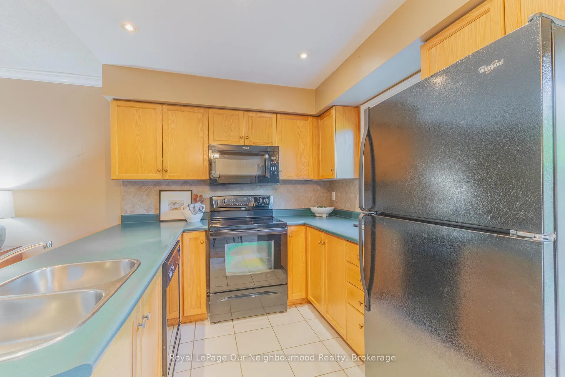 Photo 13 of Unit 23, 811 Wilson Road N, Oshawa, Pinecrest — HOMEH