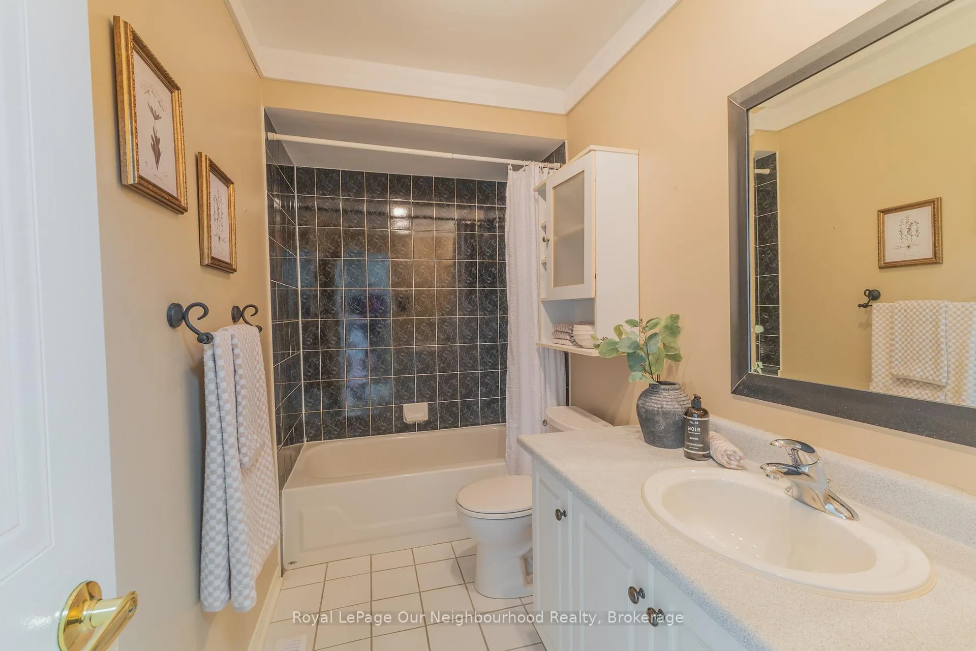 Photo 18 of Unit 23, 811 Wilson Road N, Oshawa, Pinecrest — HOMEH