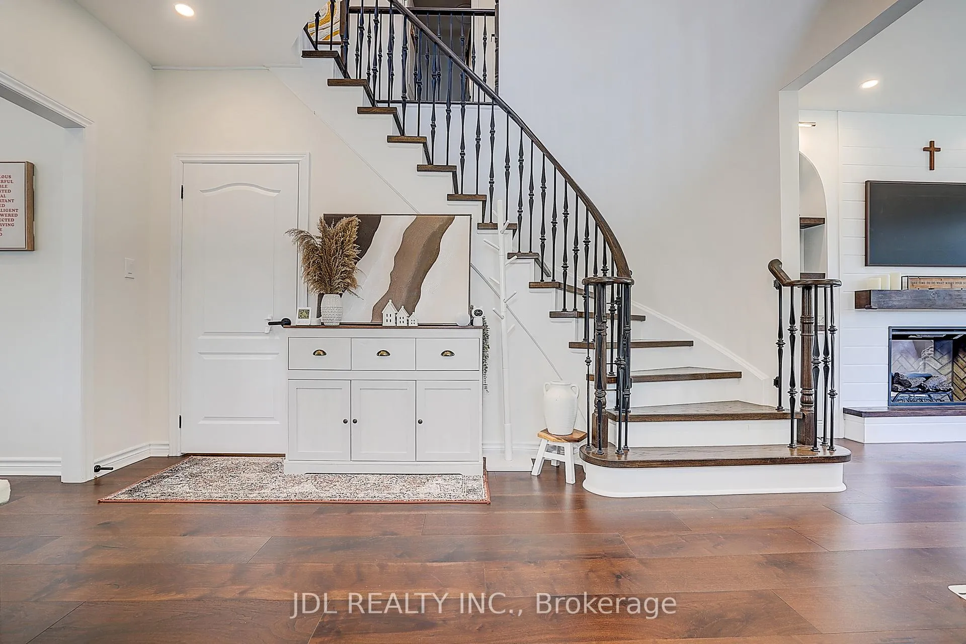 Photo 2 of 1 Miramar Drive, Markham, Greensborough — HOMEH