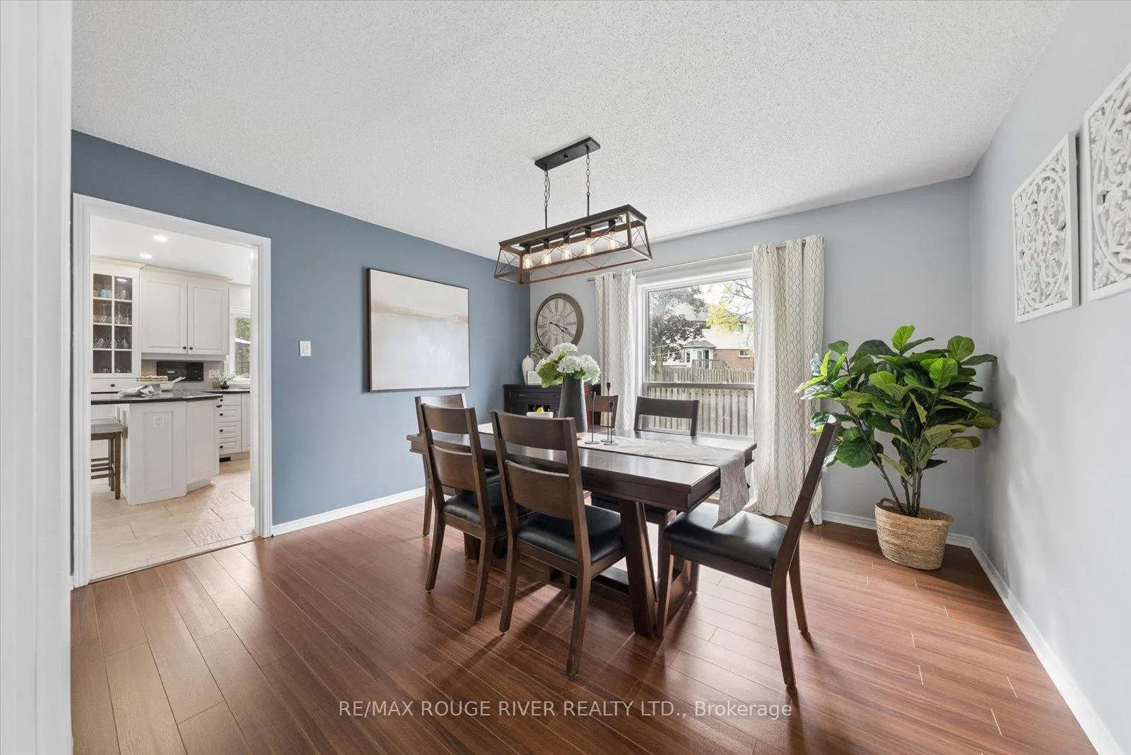 Photo 7 of 6 Snowden Court, Clarington, Newcastle — HOMEH
