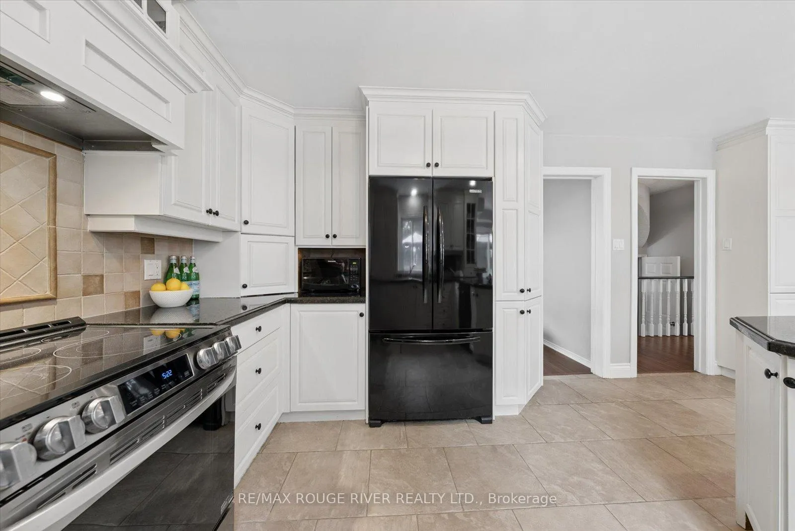 Photo 11 of 6 Snowden Court, Clarington, Newcastle — HOMEH