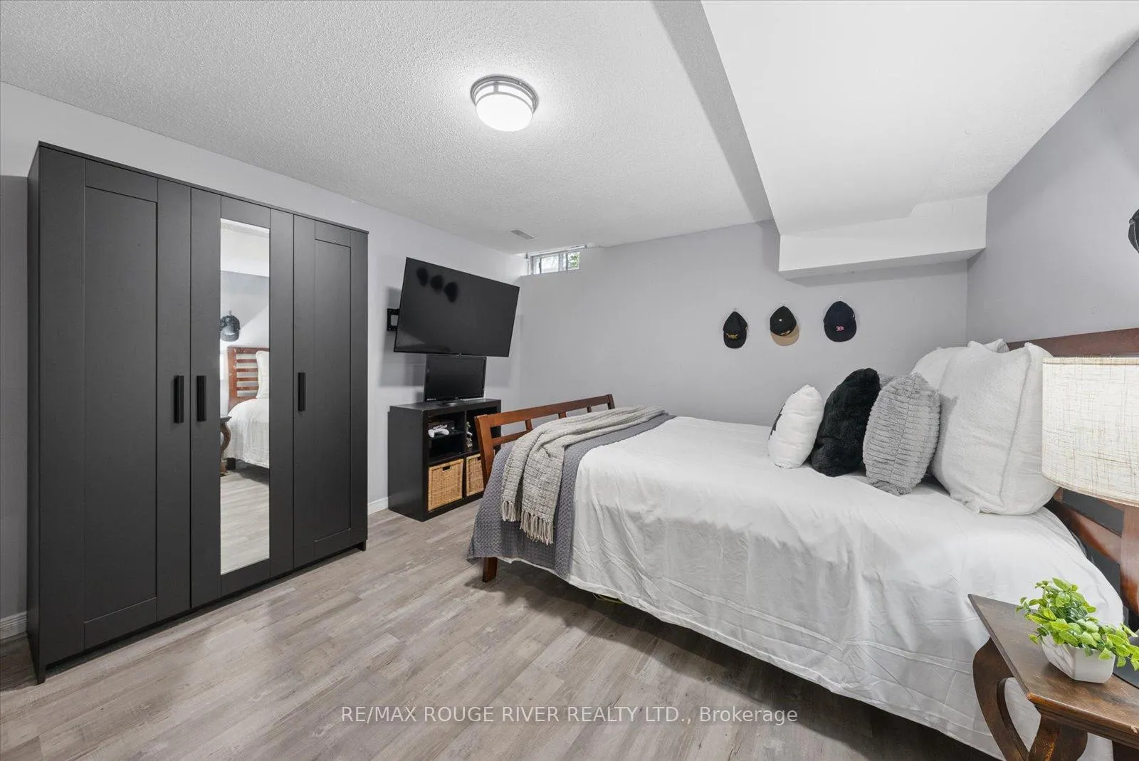 Photo 32 of 6 Snowden Court, Clarington, Newcastle — HOMEH