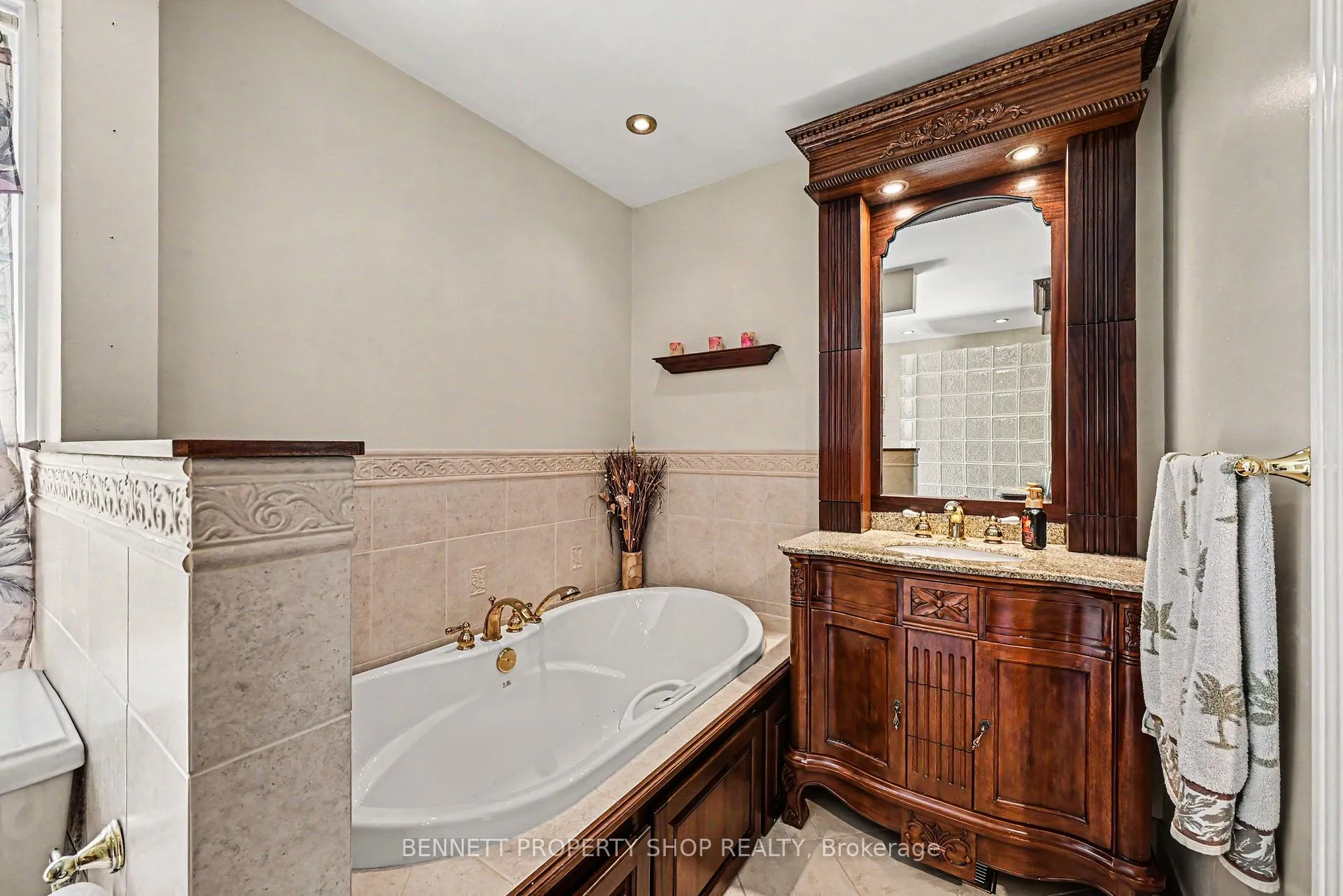 Photo 17 of 78 Meadowbank Drive, Ottawa, Briargreen — HOMEH