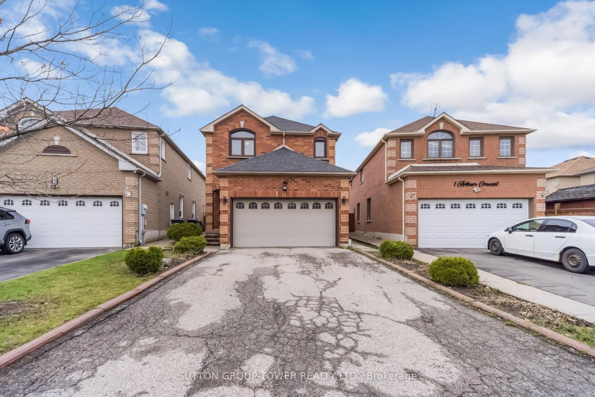 Photo 1 of 3 Arthurs Crescent, Brampton, Fletcher's West — HOMEH