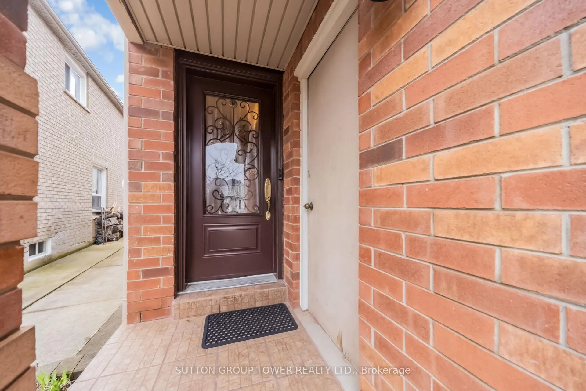 Photo 3 of 3 Arthurs Crescent, Brampton, Fletcher's West — HOMEH