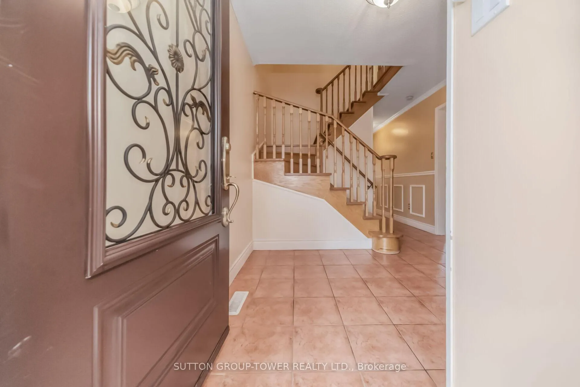 Photo 4 of 3 Arthurs Crescent, Brampton, Fletcher's West — HOMEH