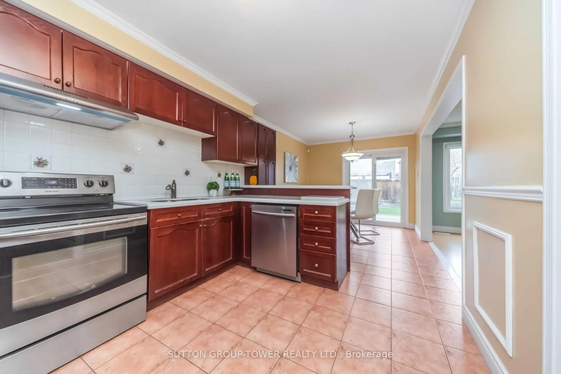 Photo 12 of 3 Arthurs Crescent, Brampton, Fletcher's West — HOMEH