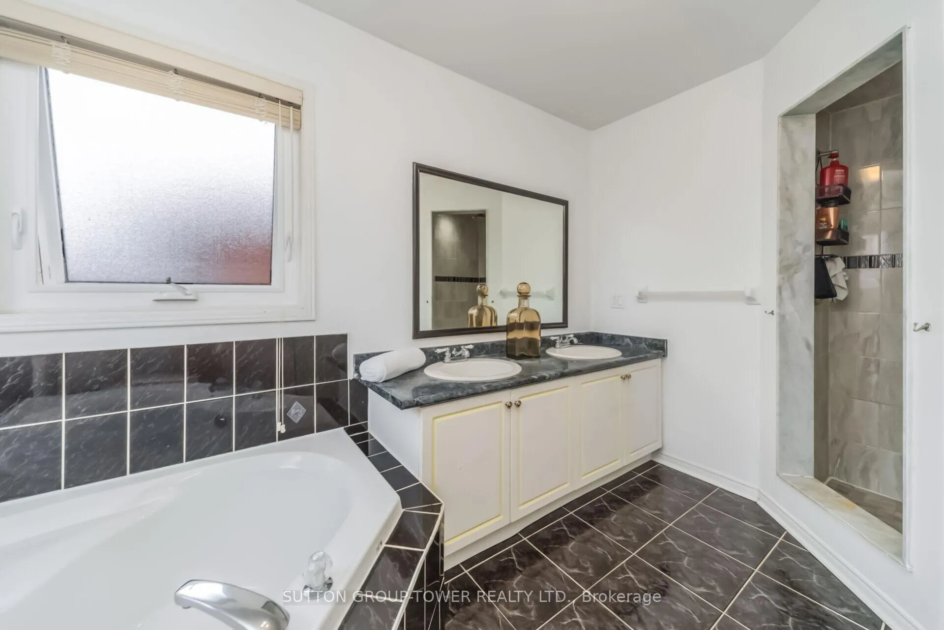 Photo 30 of 3 Arthurs Crescent, Brampton, Fletcher's West — HOMEH