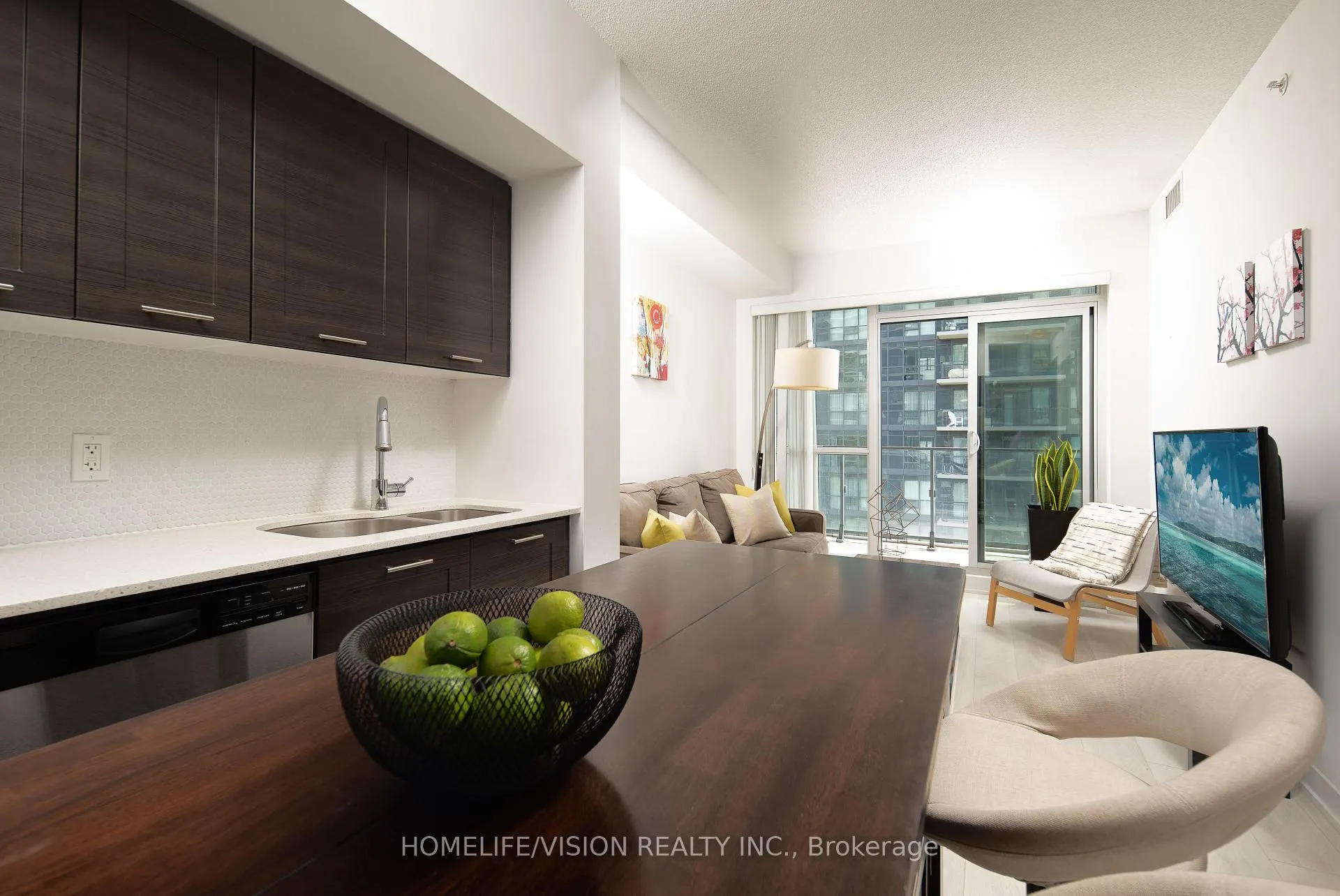 Front of Unit 3208, 2220 Lake Shore Boulevard W