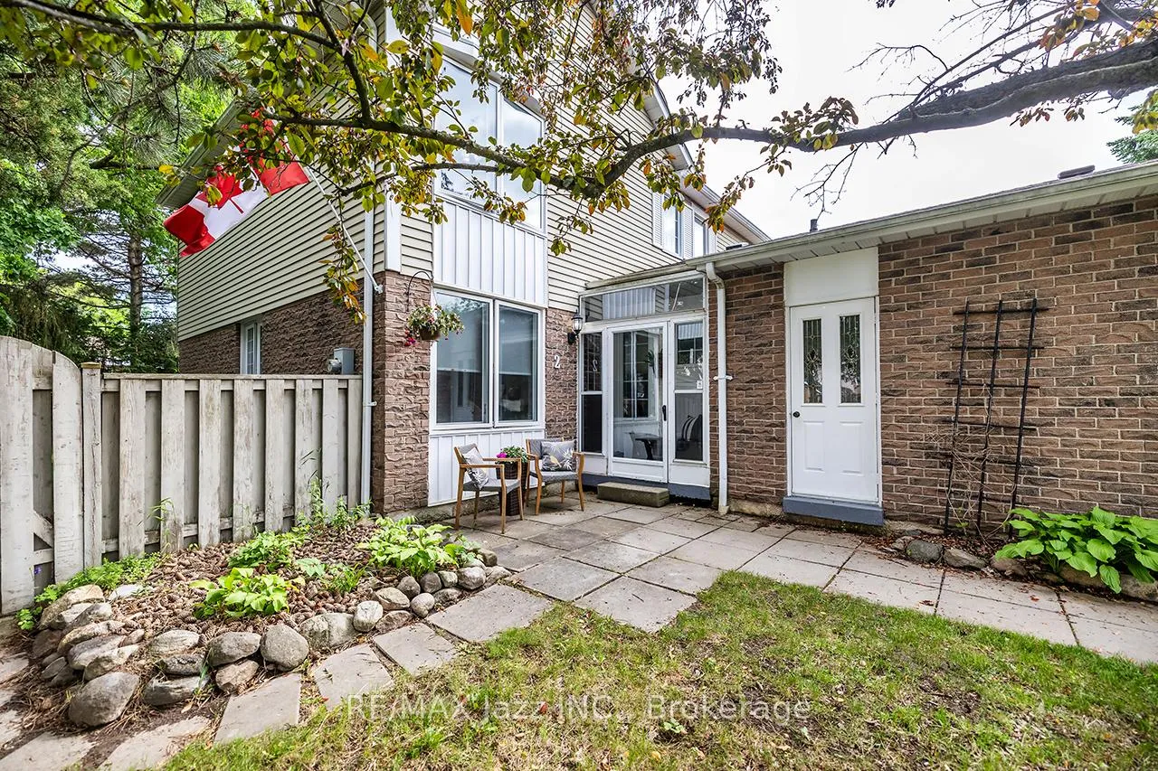 Photo 4 of 2 Barrow Court, Whitby, Lynde Creek — HOMEH