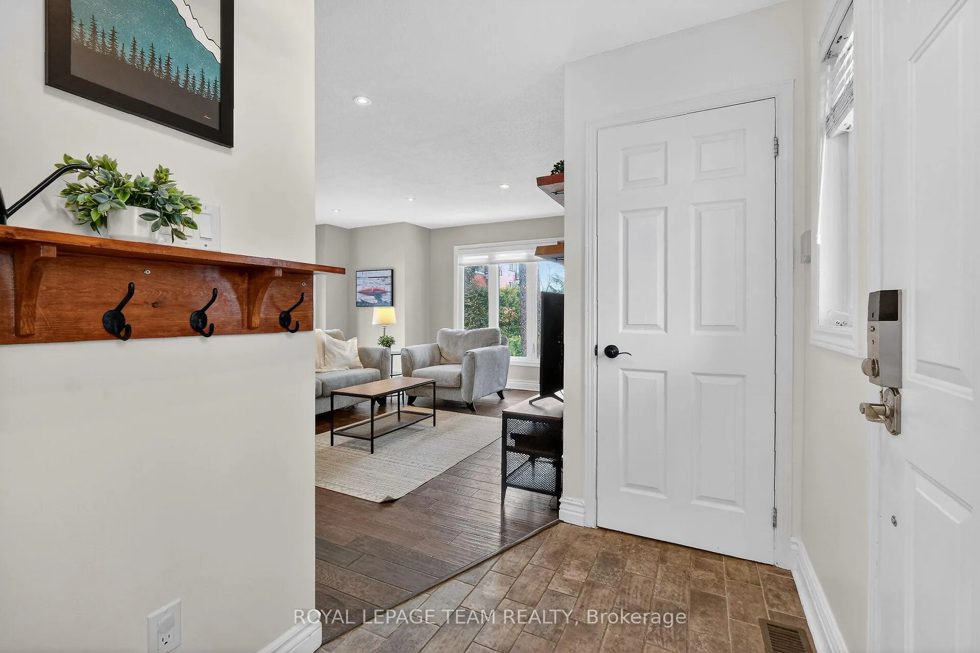 Photo 6 of Unit 13, 817 High Street, Ottawa, Britannia Heights — HOMEH