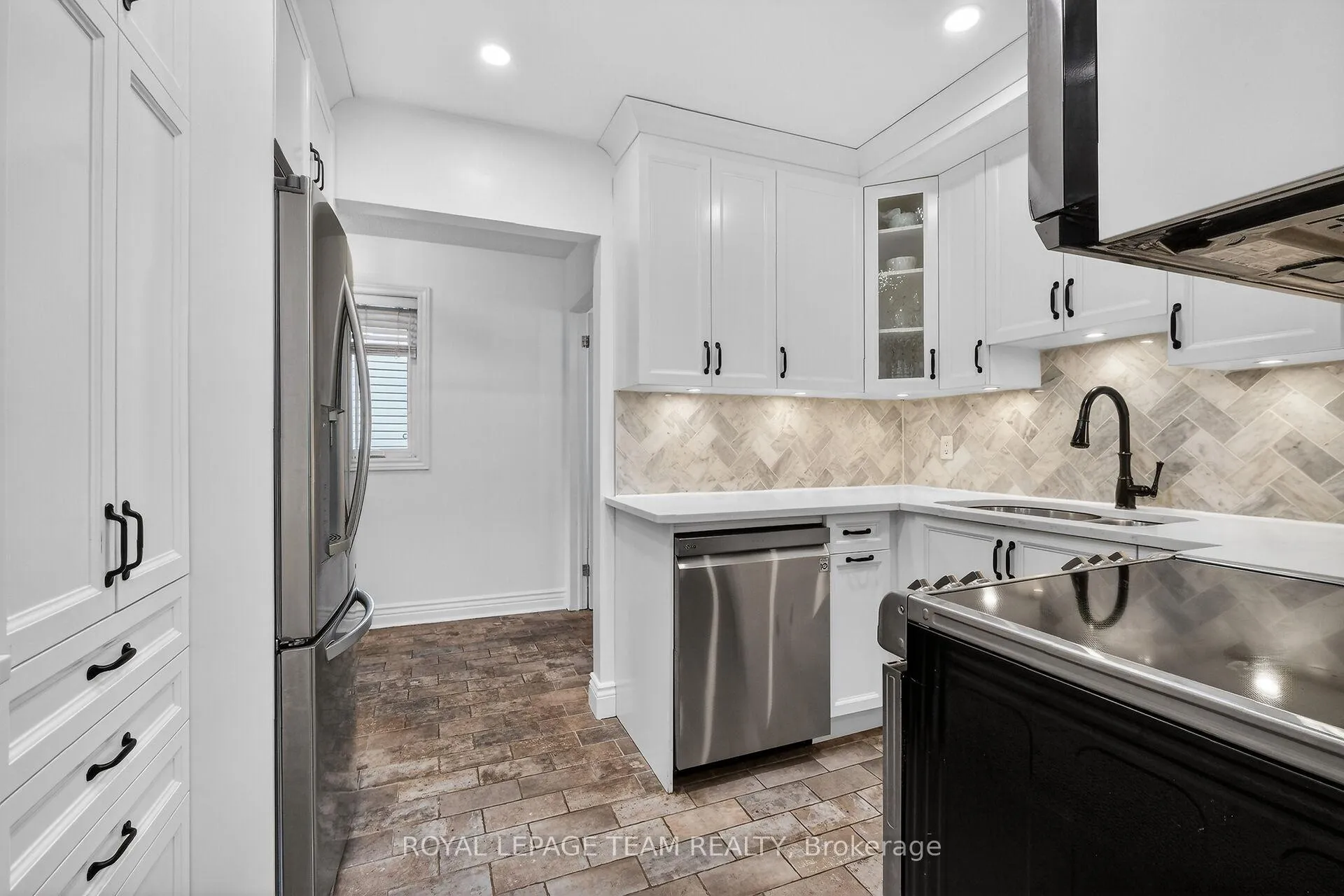 Photo 13 of Unit 13, 817 High Street, Ottawa, Britannia Heights — HOMEH