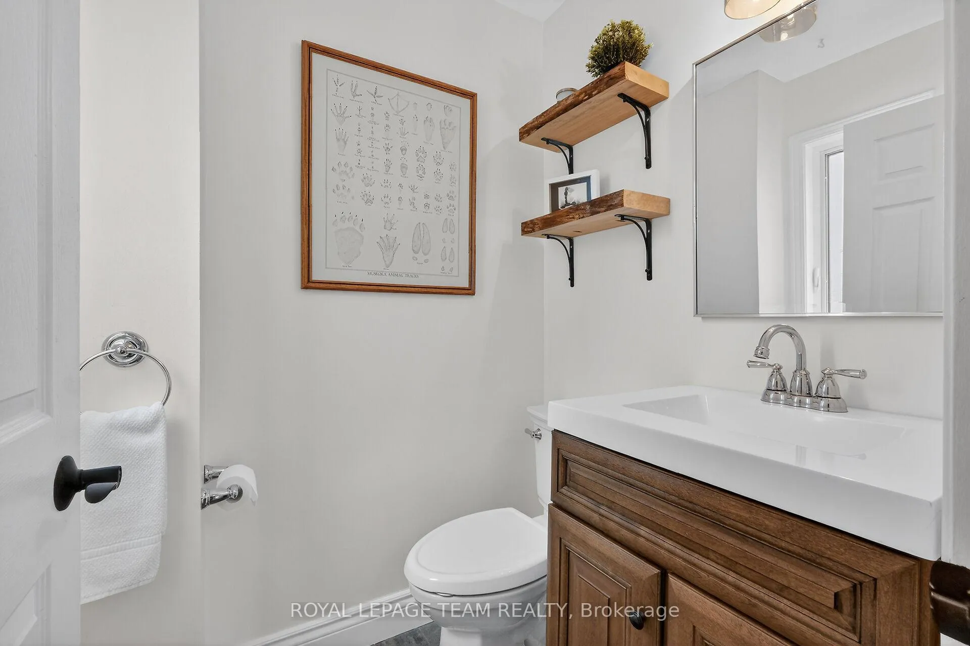 Photo 16 of Unit 13, 817 High Street, Ottawa, Britannia Heights — HOMEH