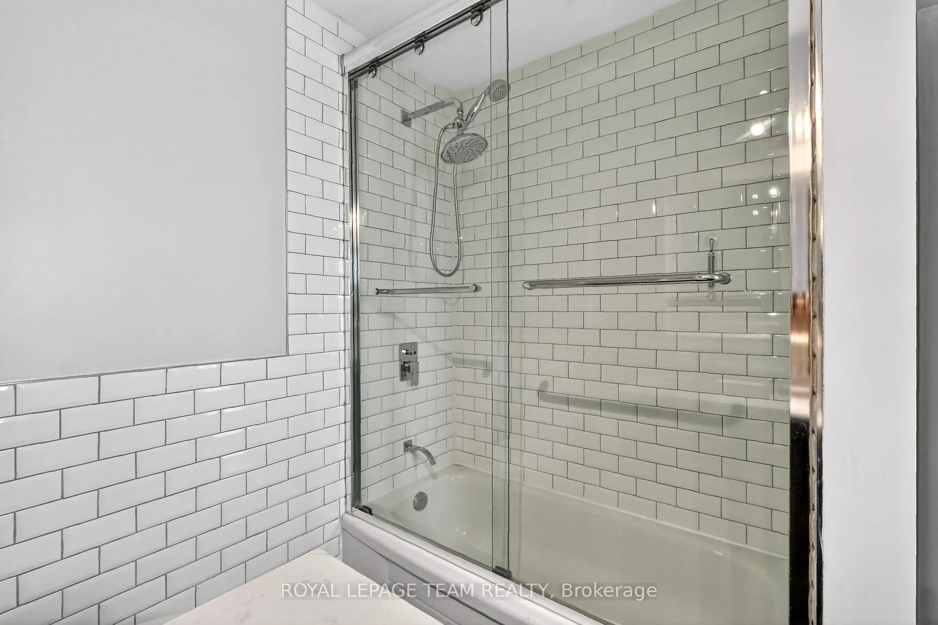 Photo 24 of Unit 13, 817 High Street, Ottawa, Britannia Heights — HOMEH