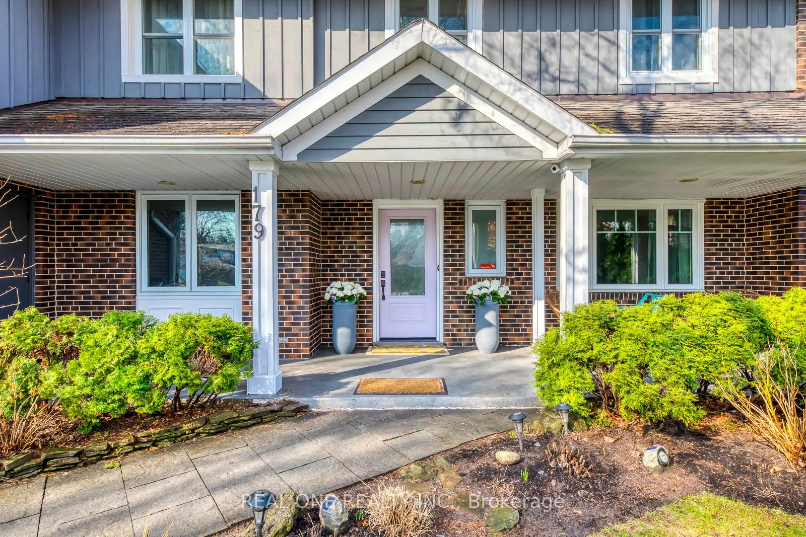 Photo 4 of 179 Shanley Terrace, Oakville, West — HOMEH