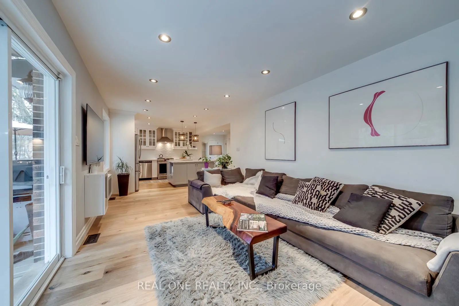 Photo 10 of 179 Shanley Terrace, Oakville, West — HOMEH