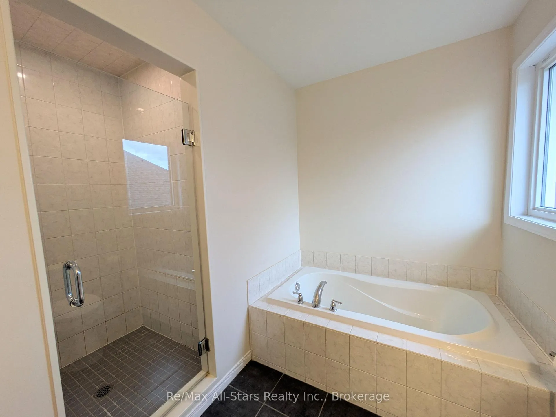 Photo 15 of 76 Alcorn Drive, Kawartha Lakes, Lindsay — HOMEH