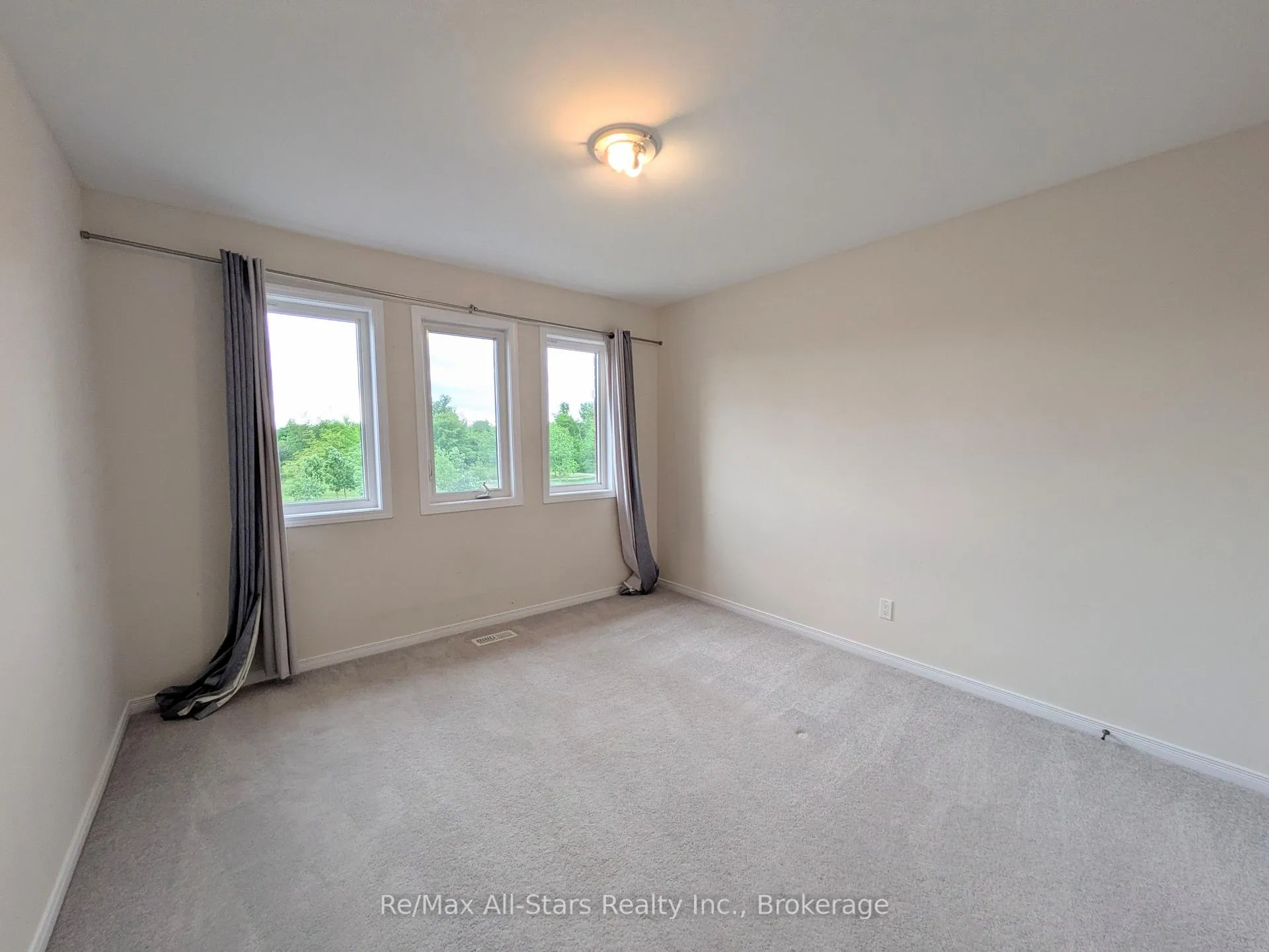 Photo 17 of 76 Alcorn Drive, Kawartha Lakes, Lindsay — HOMEH
