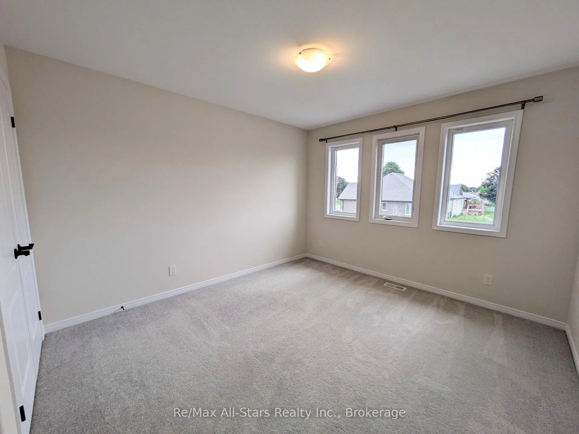 Photo 19 of 76 Alcorn Drive, Kawartha Lakes, Lindsay — HOMEH