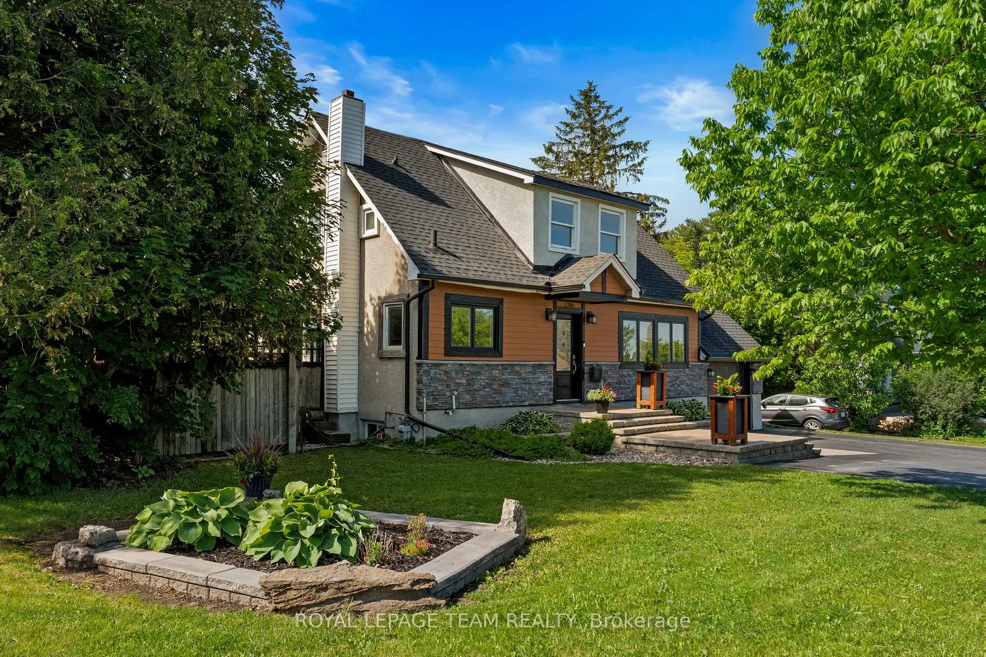 Photo 3 of 1386 Randall Avenue, Ottawa, Alta Vista — HOMEH