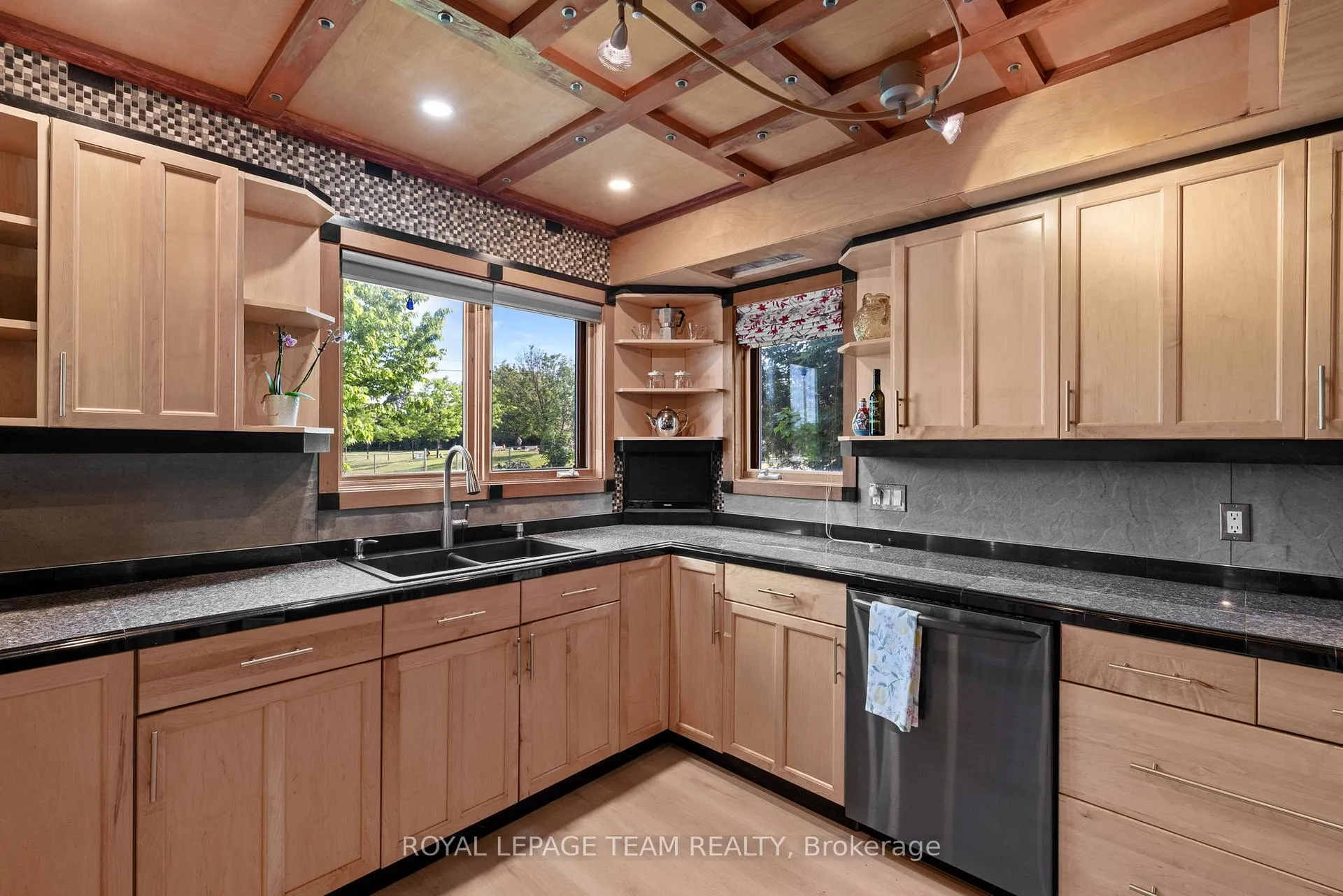 Photo 6 of 1386 Randall Avenue, Ottawa, Alta Vista — HOMEH