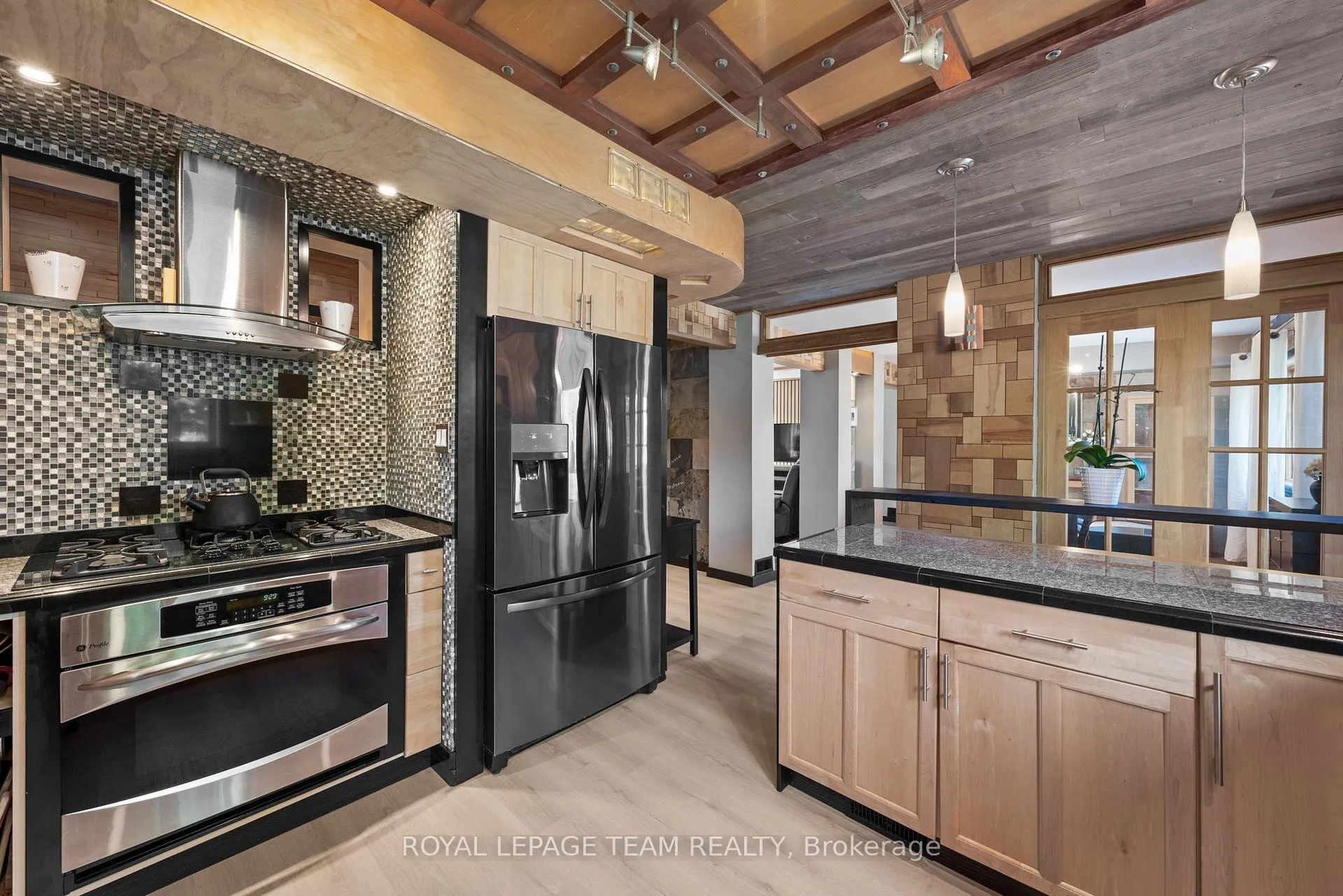 Photo 8 of 1386 Randall Avenue, Ottawa, Alta Vista — HOMEH