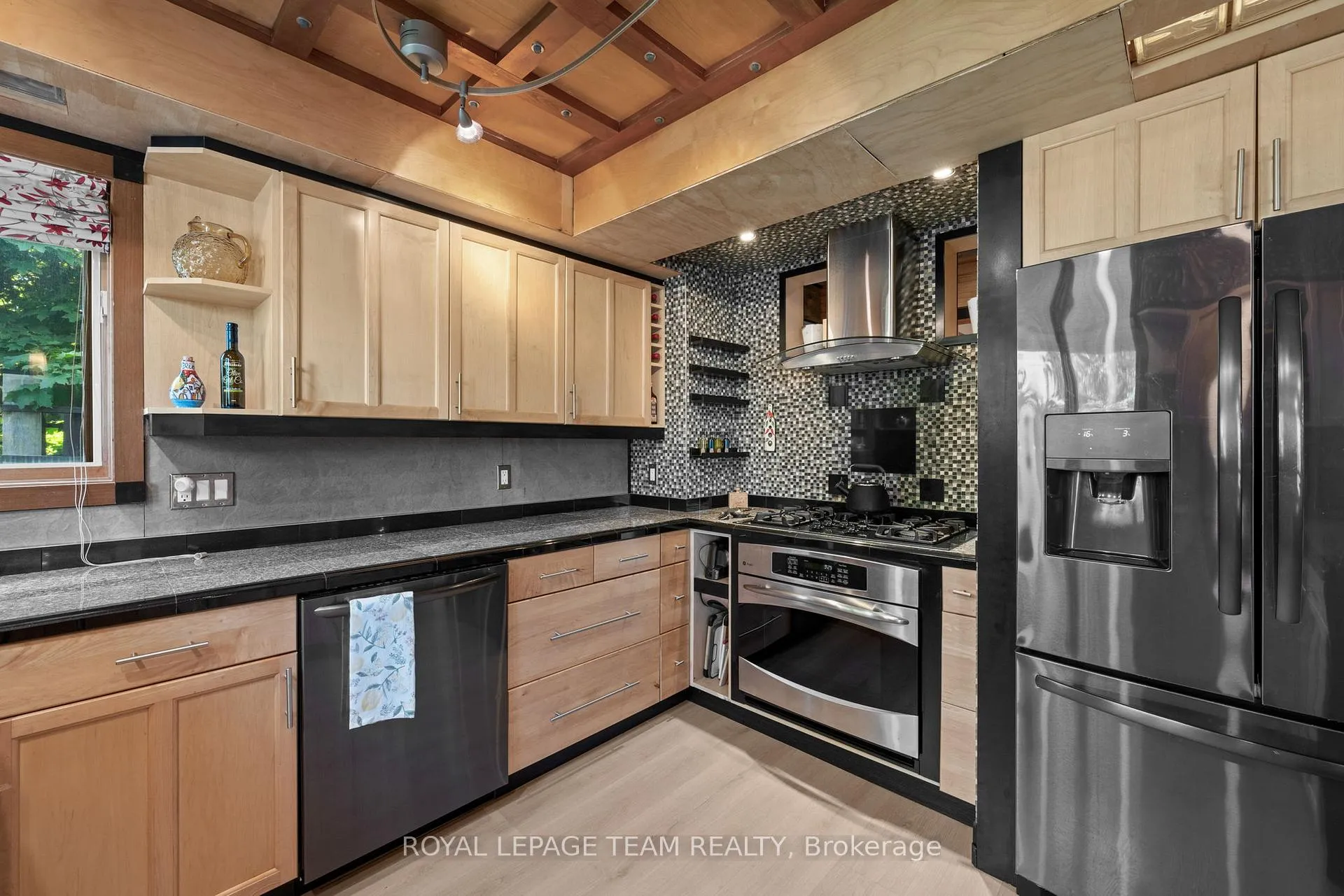 Photo 9 of 1386 Randall Avenue, Ottawa, Alta Vista — HOMEH