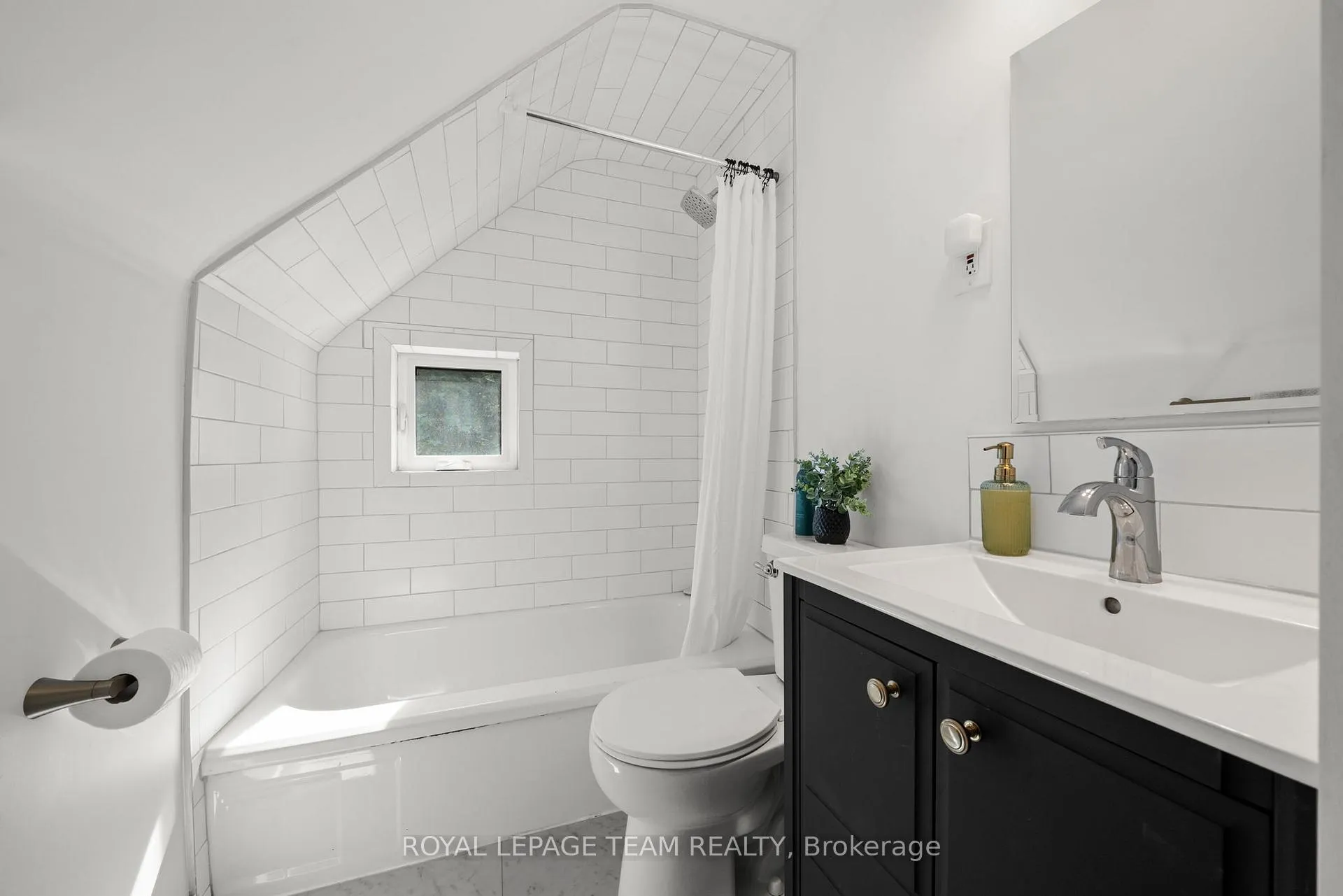 Photo 27 of 1386 Randall Avenue, Ottawa, Alta Vista — HOMEH