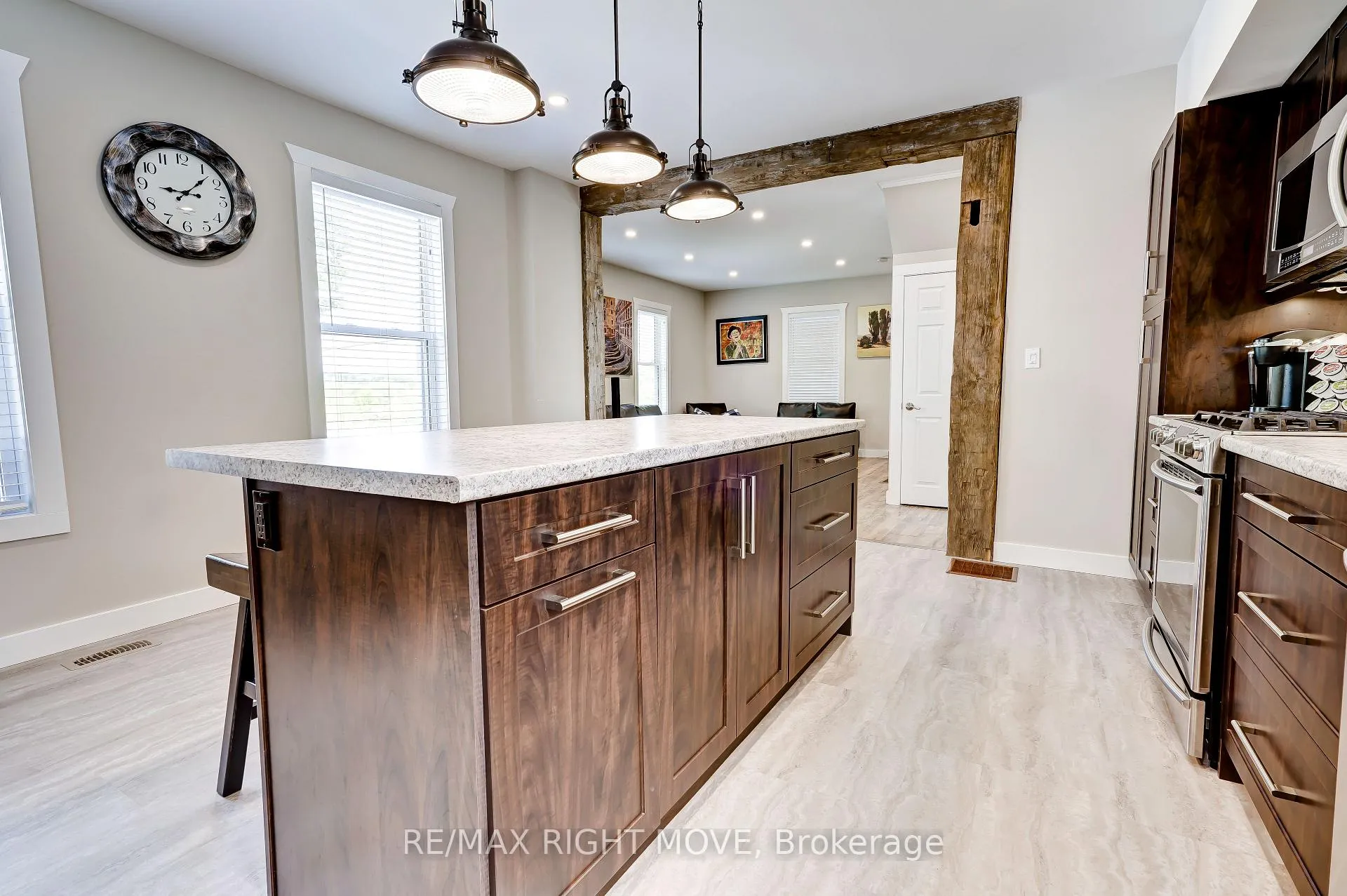 Photo 7 of 209 Atherley Road, Orillia — HOMEH