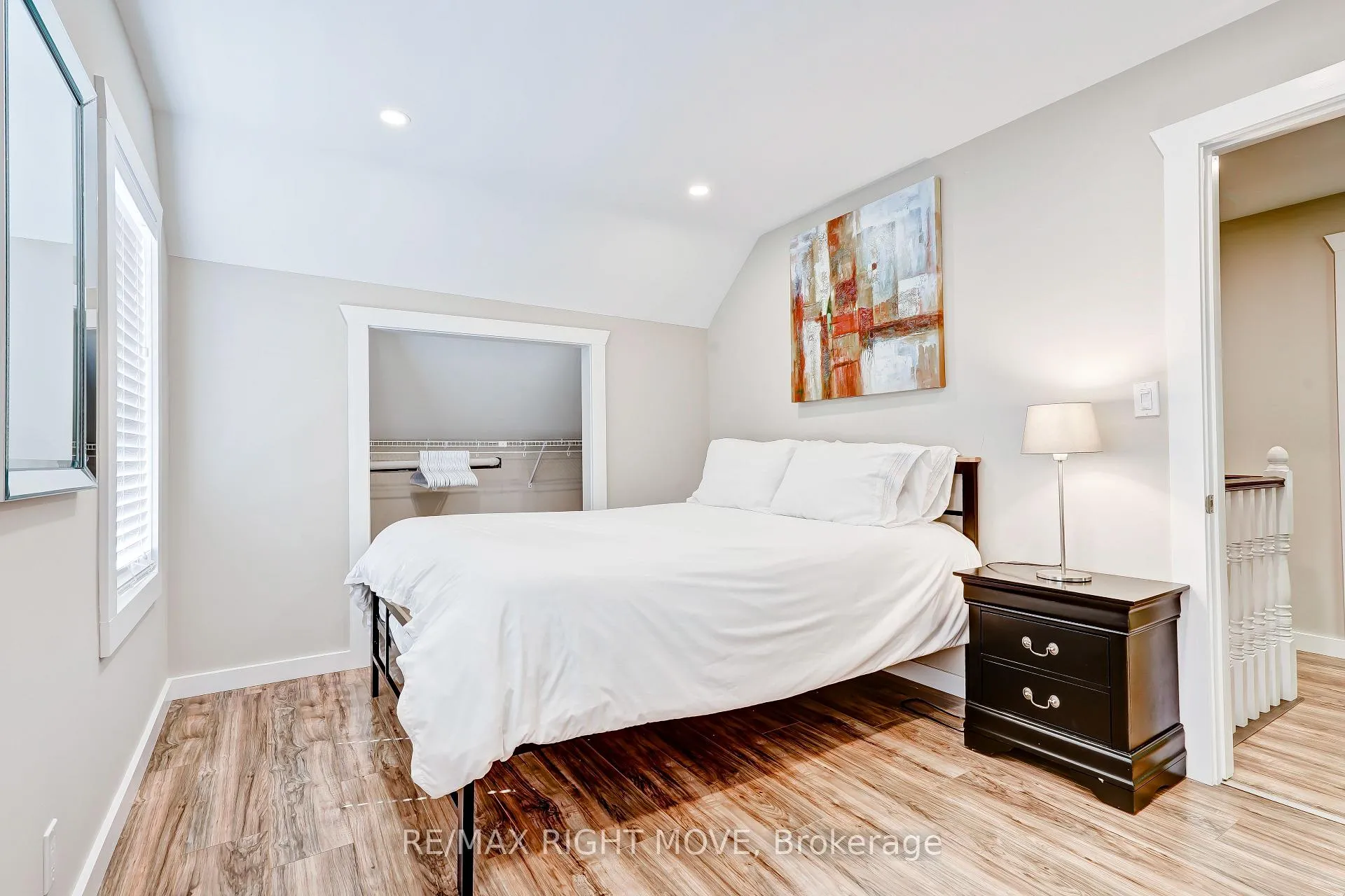 Photo 21 of 209 Atherley Road, Orillia — HOMEH