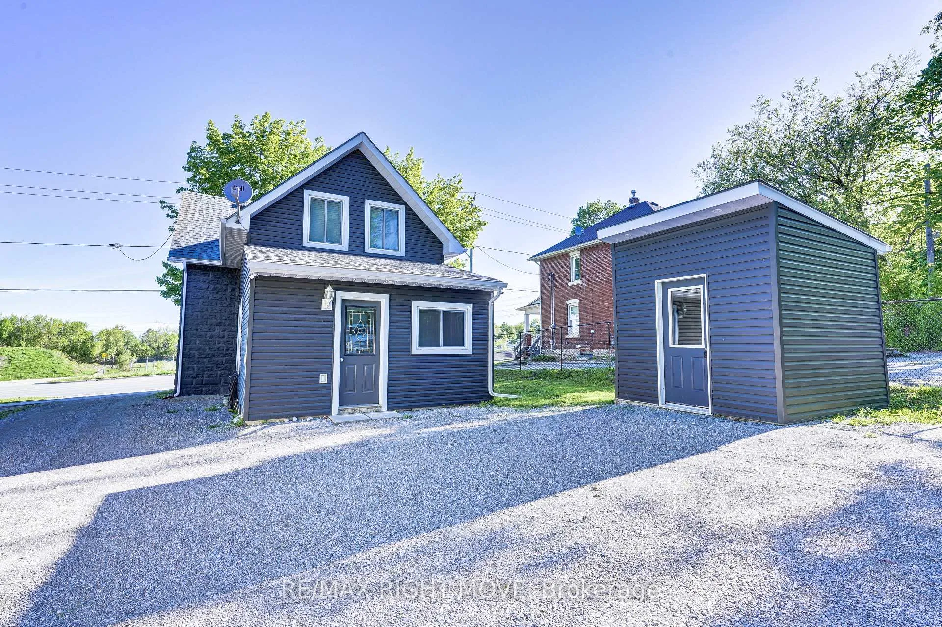 Photo 24 of 209 Atherley Road, Orillia — HOMEH