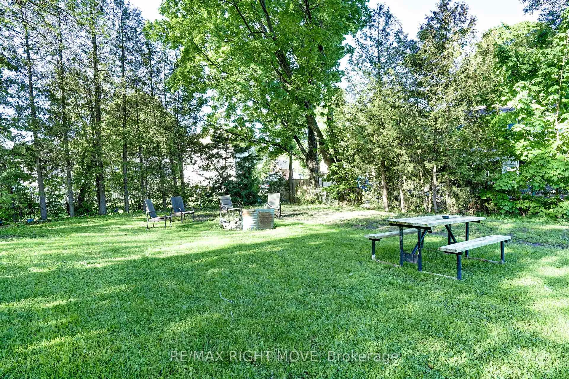 Photo 25 of 209 Atherley Road, Orillia — HOMEH