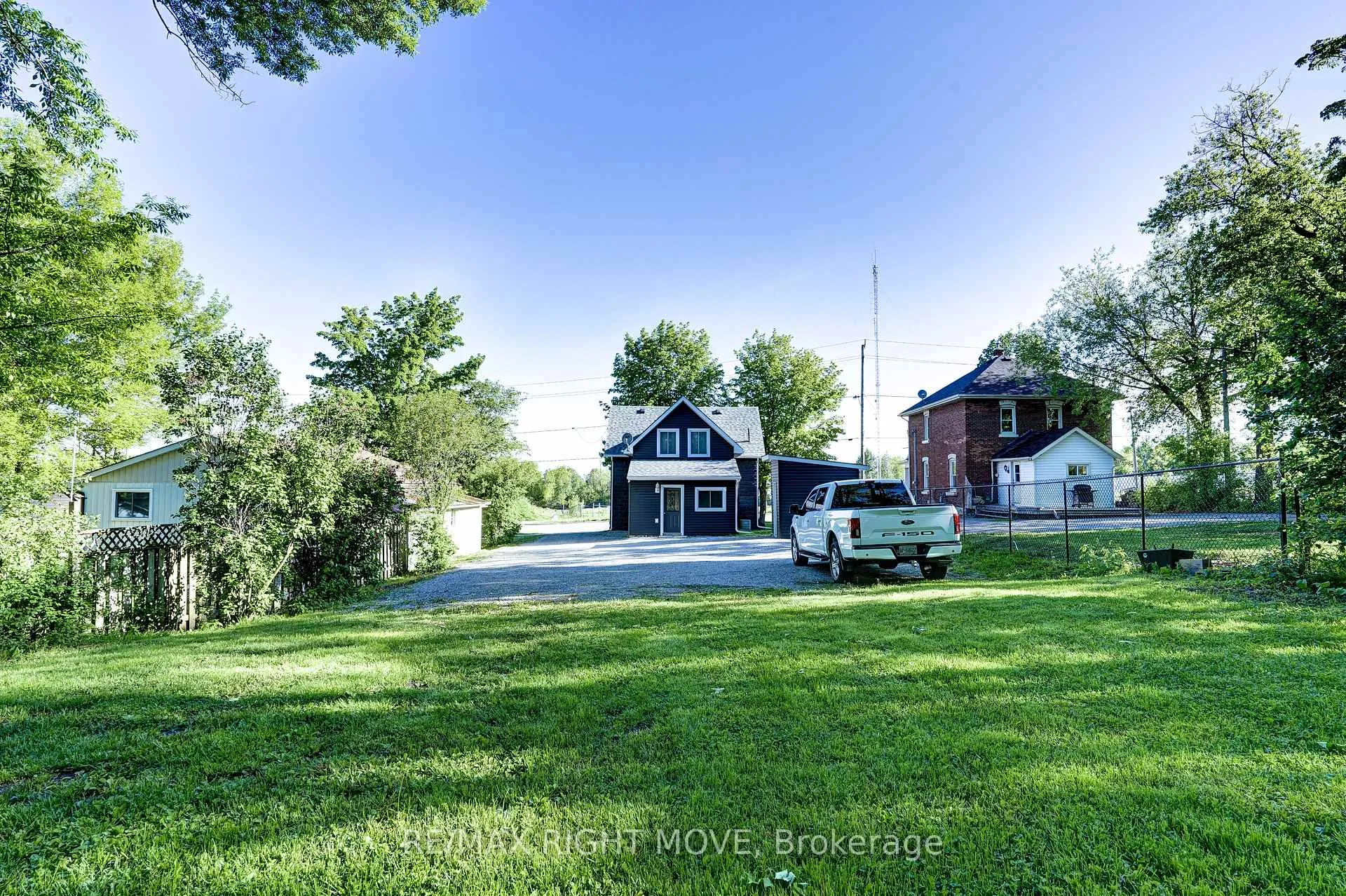 Photo 27 of 209 Atherley Road, Orillia — HOMEH