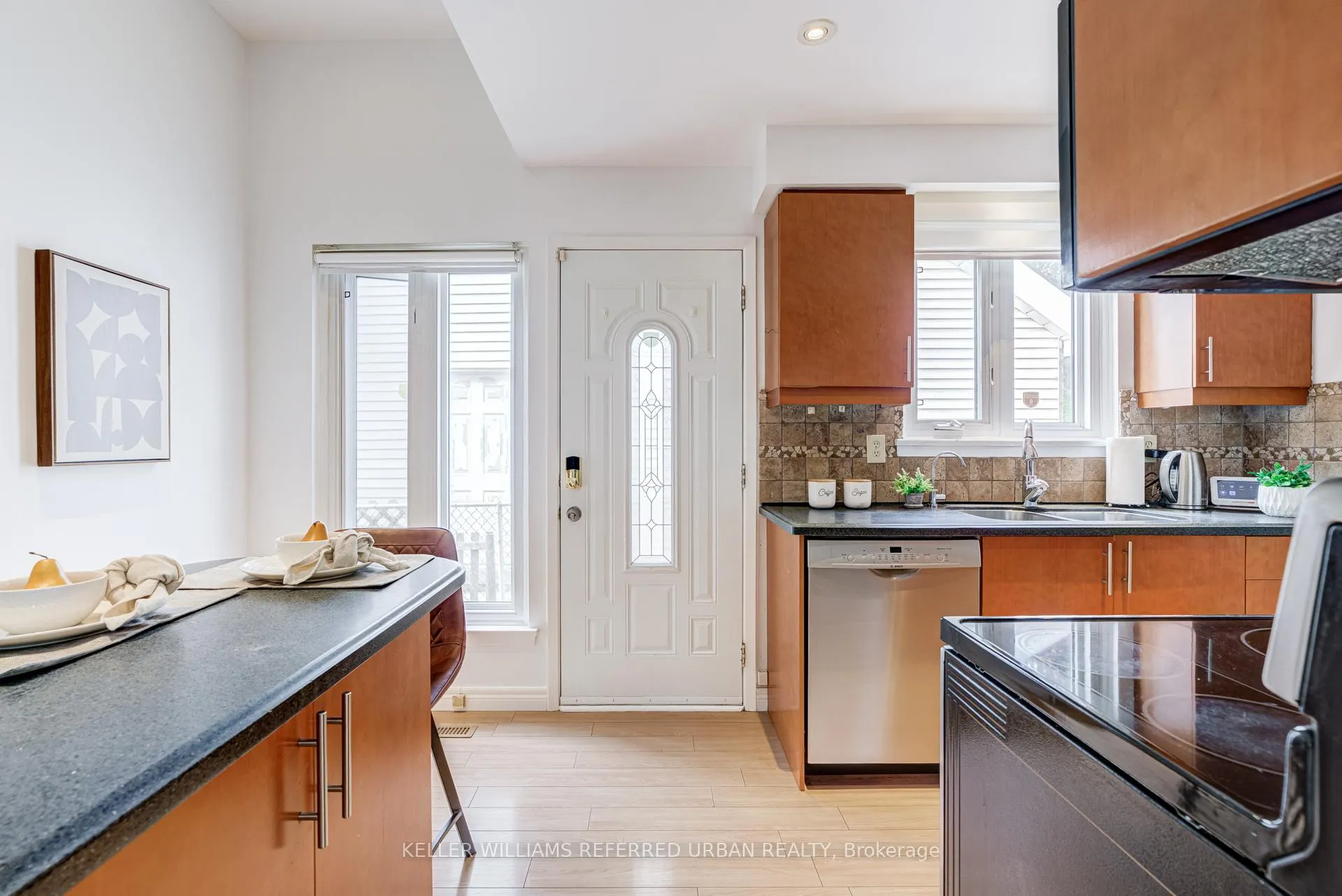 Photo 10 of 874 Finley Avenue, Ajax, South West — HOMEH