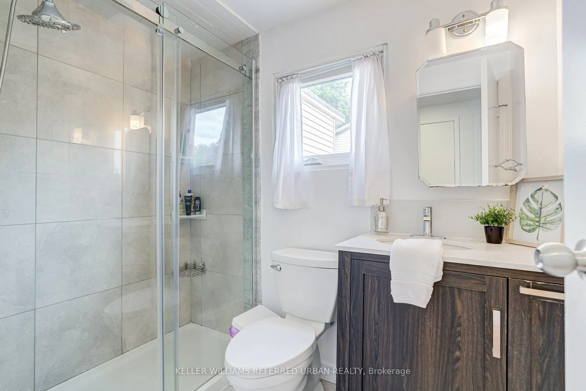 Photo 20 of 874 Finley Avenue, Ajax, South West — HOMEH