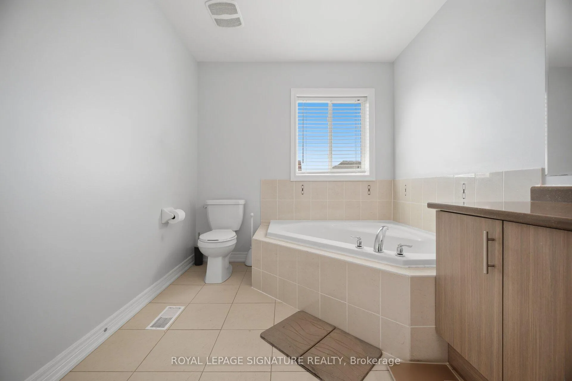 Photo 28 of 105 Mcgahey Street, New Tecumseth, Tottenham — HOMEH