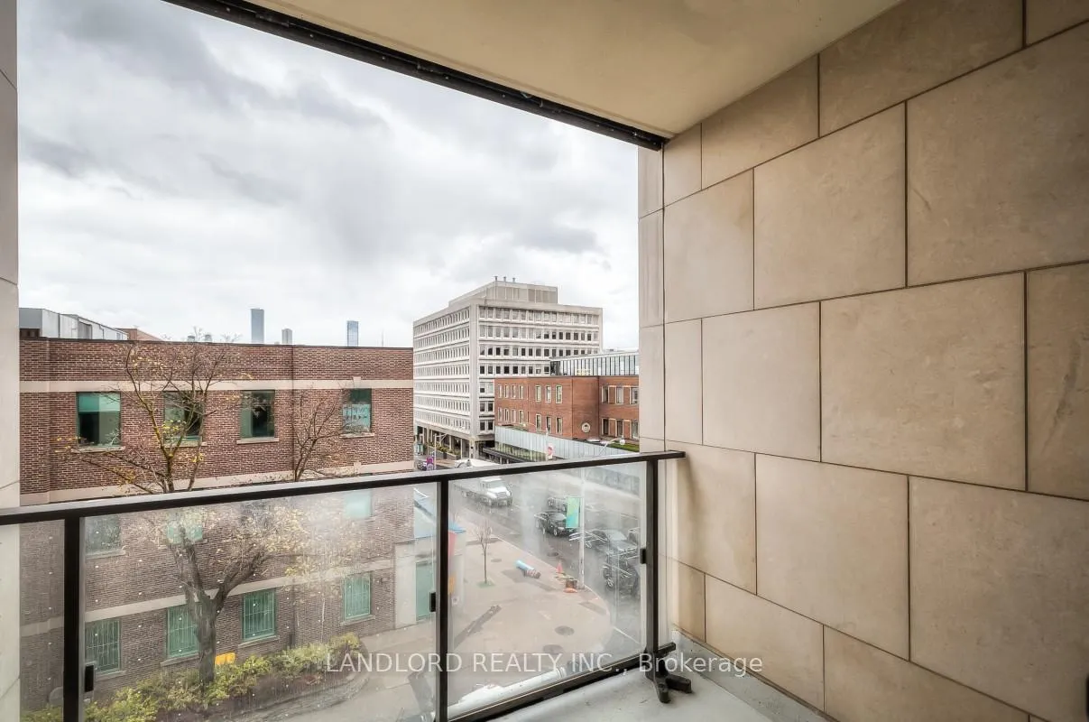 Photo 7 of Unit 304, 6 Jackes Avenue, Toronto, Rosedale-Moore Park — HOMEH