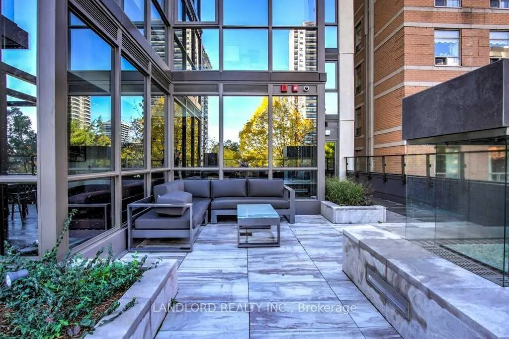 Photo 26 of Unit 304, 6 Jackes Avenue, Toronto, Rosedale-Moore Park — HOMEH