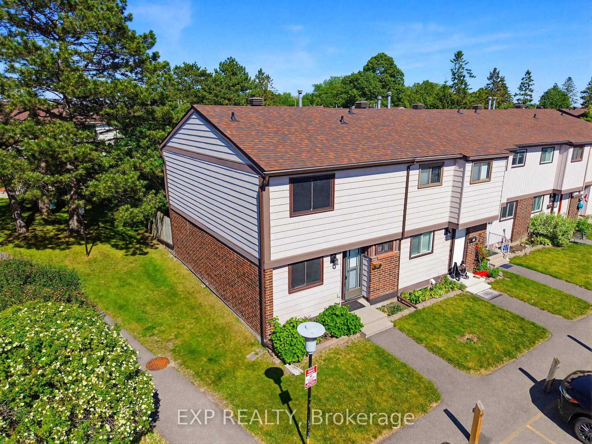 Photo 3 of Unit A, 10 Fieldgate Drive, Ottawa, Barrhaven - Knollsbrook — HOMEH