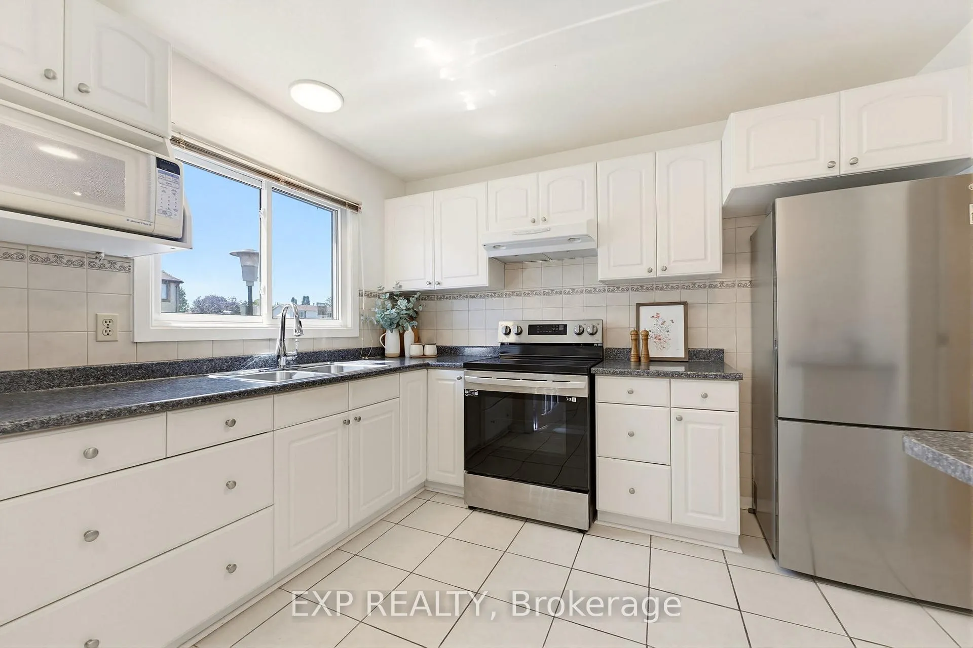 Photo 5 of Unit A, 10 Fieldgate Drive, Ottawa, Barrhaven - Knollsbrook — HOMEH