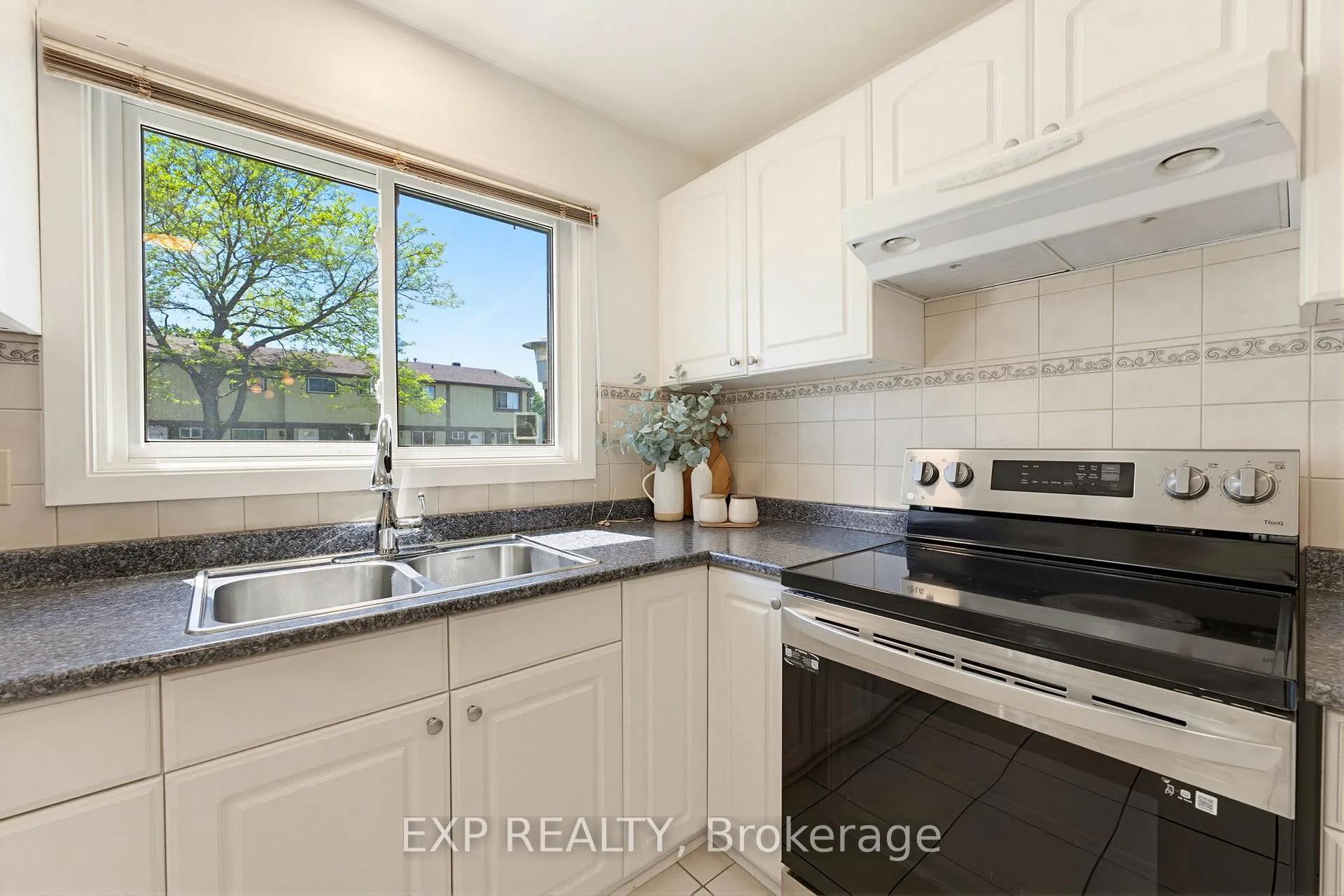 Photo 8 of Unit A, 10 Fieldgate Drive, Ottawa, Barrhaven - Knollsbrook — HOMEH