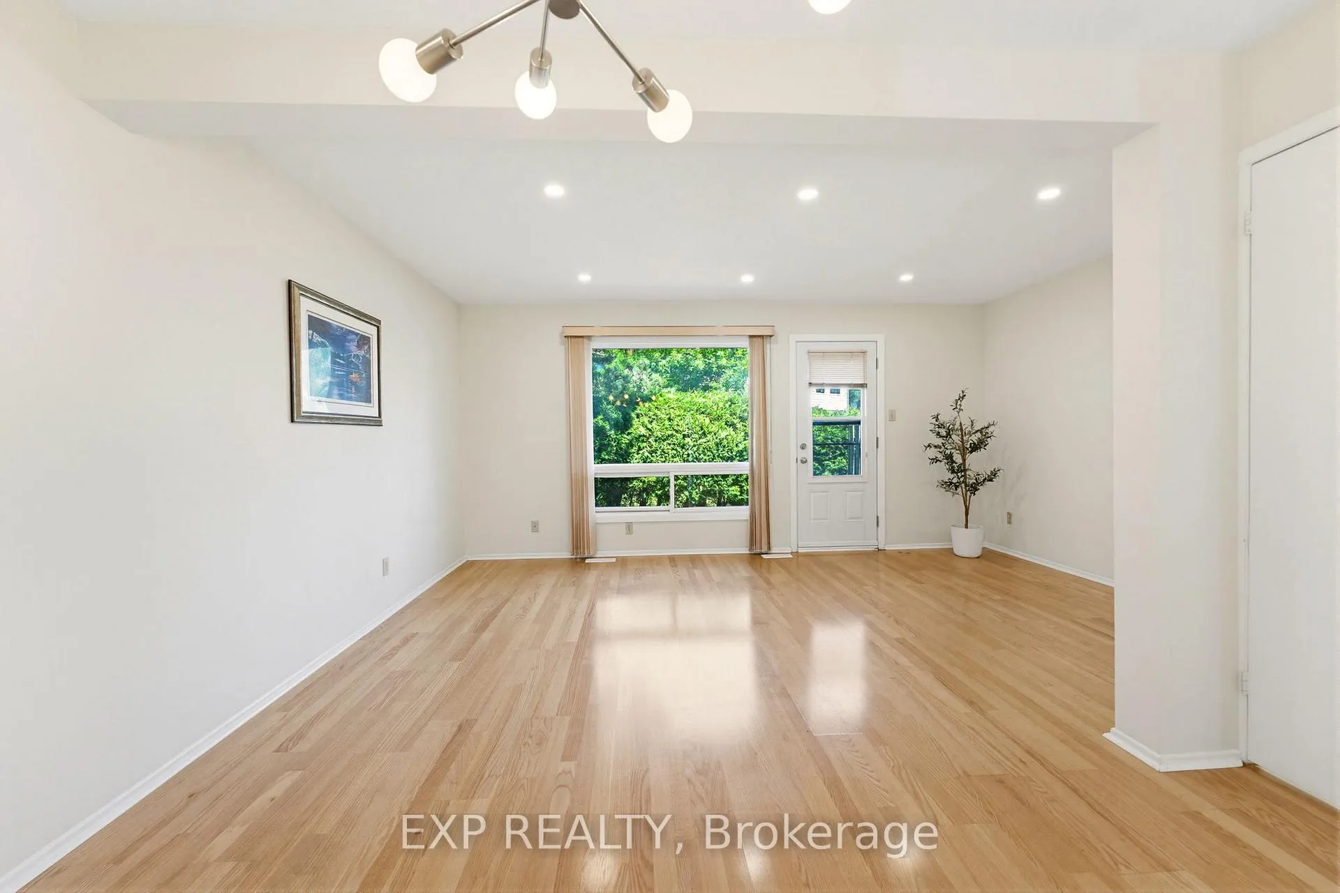 Photo 12 of Unit A, 10 Fieldgate Drive, Ottawa, Barrhaven - Knollsbrook — HOMEH