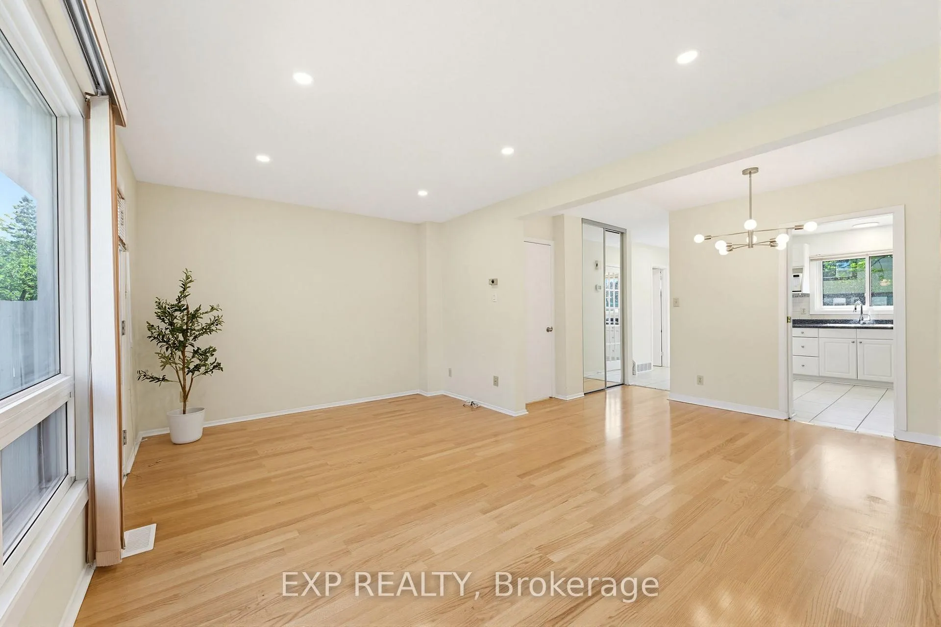 Photo 14 of Unit A, 10 Fieldgate Drive, Ottawa, Barrhaven - Knollsbrook — HOMEH