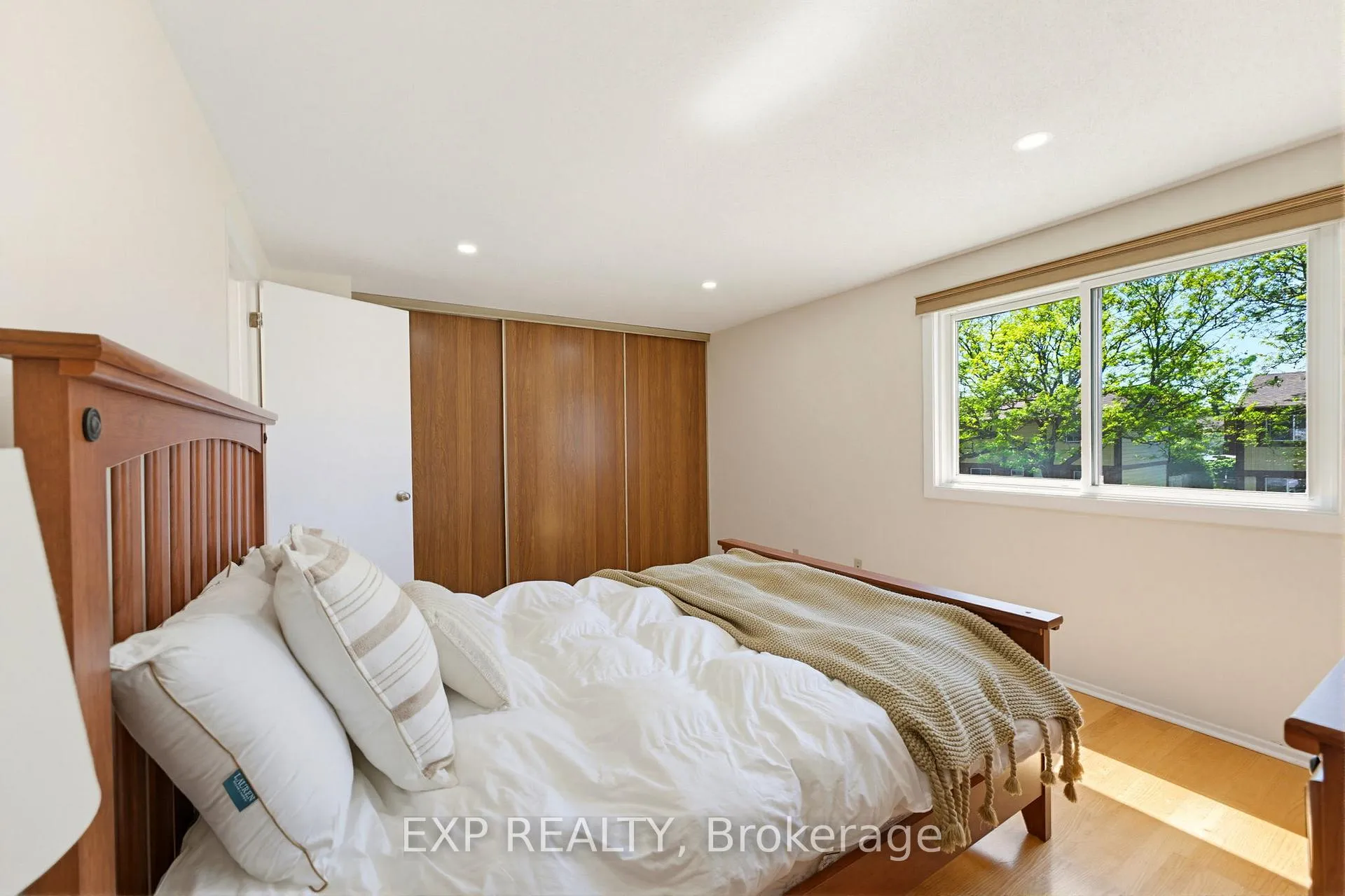 Photo 19 of Unit A, 10 Fieldgate Drive, Ottawa, Barrhaven - Knollsbrook — HOMEH