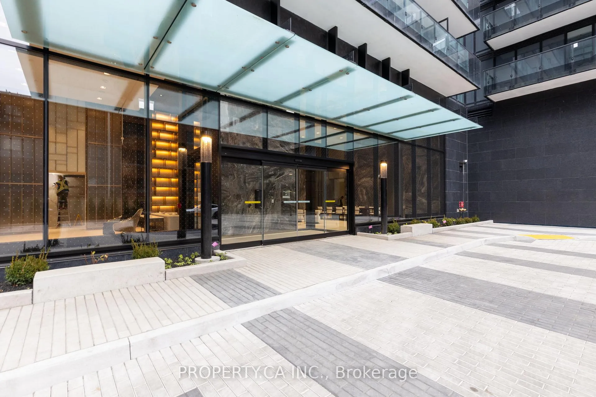 Photo 1 of Unit 1401, 127 Broadway Avenue, Toronto, Mount Pleasant West — HOMEH