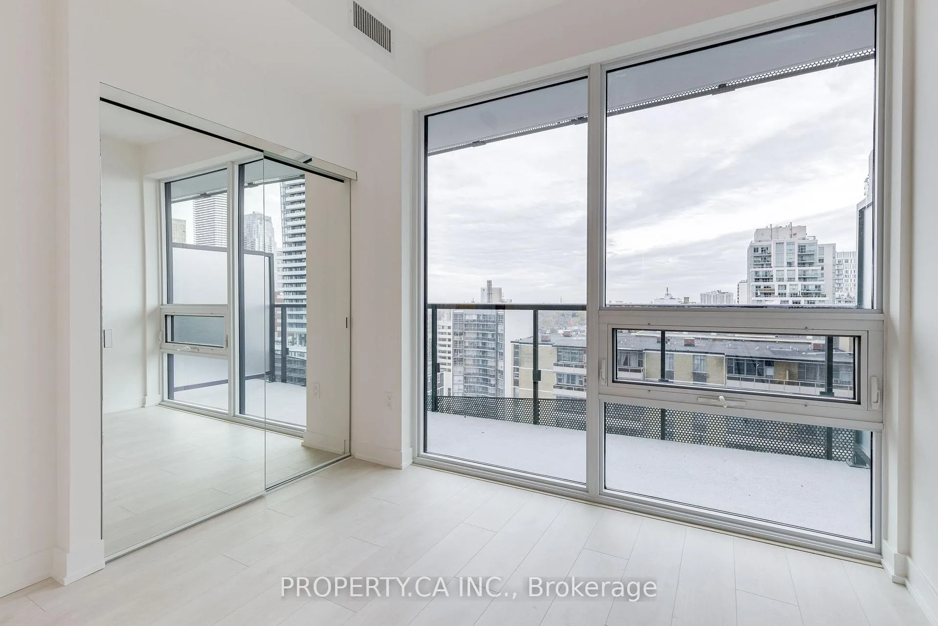 Photo 11 of Unit 1401, 127 Broadway Avenue, Toronto, Mount Pleasant West — HOMEH